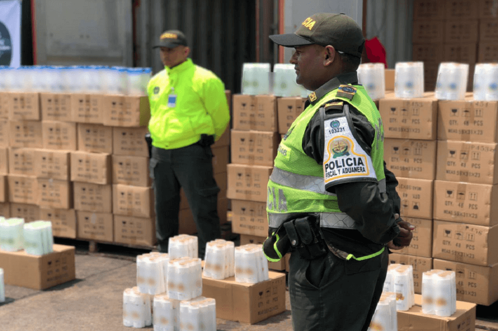 Policía decomisa 8,5 millones de dólares en mercancía ilegal