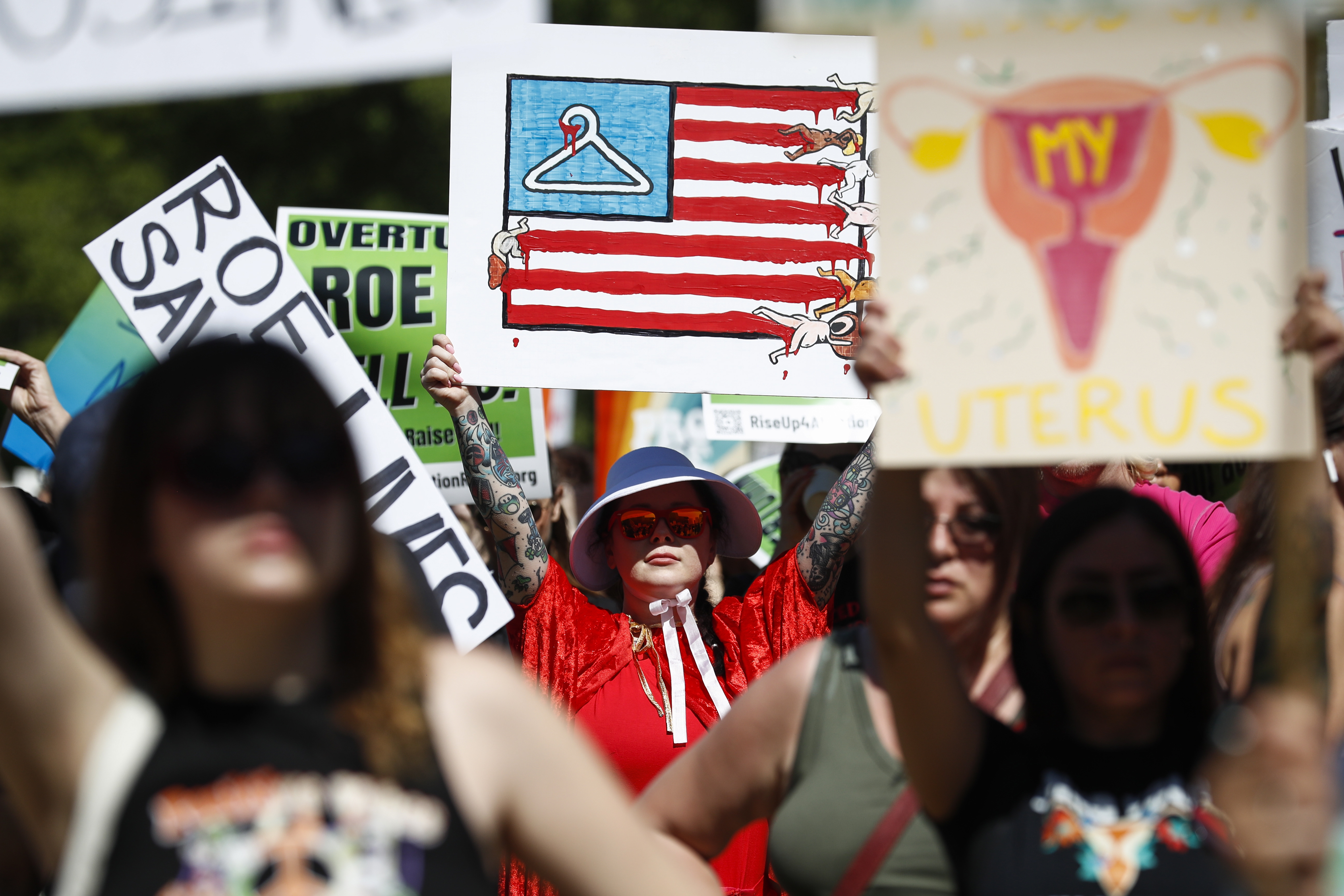 El aborto, bajo ataque