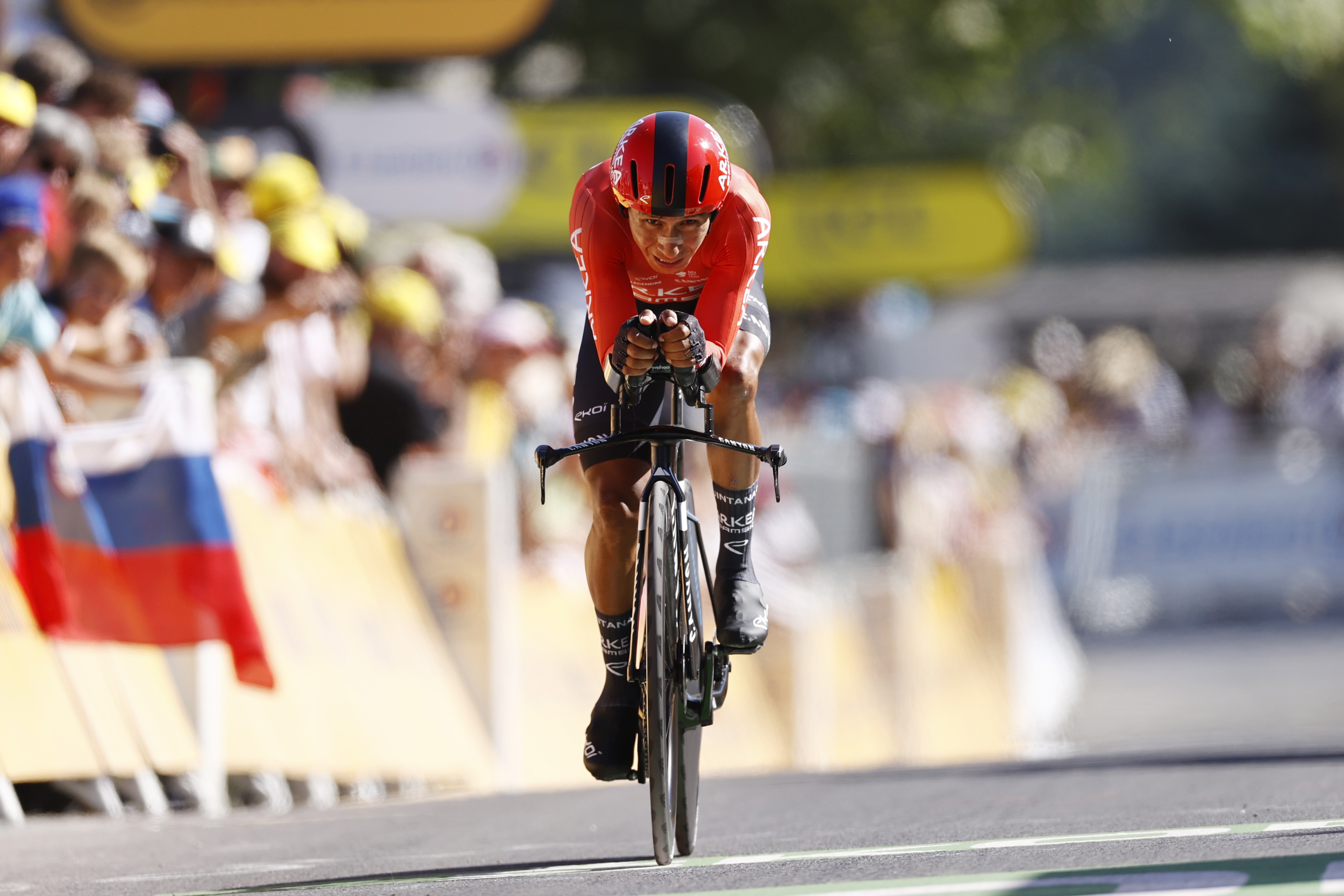 Rocamadour (France), 23/07/2022.- Colombian rider Nairo Quintana of Team Arkea Samsic crosses the finish line of the 20th stage of the Tour de France 2022, an individual time trial over 40.7km from Lacapelle-Marival to Rocamadour, France, 23 July 2022. (Ciclismo, Francia) EFE/EPA/GUILLAUME HORCAJUELO