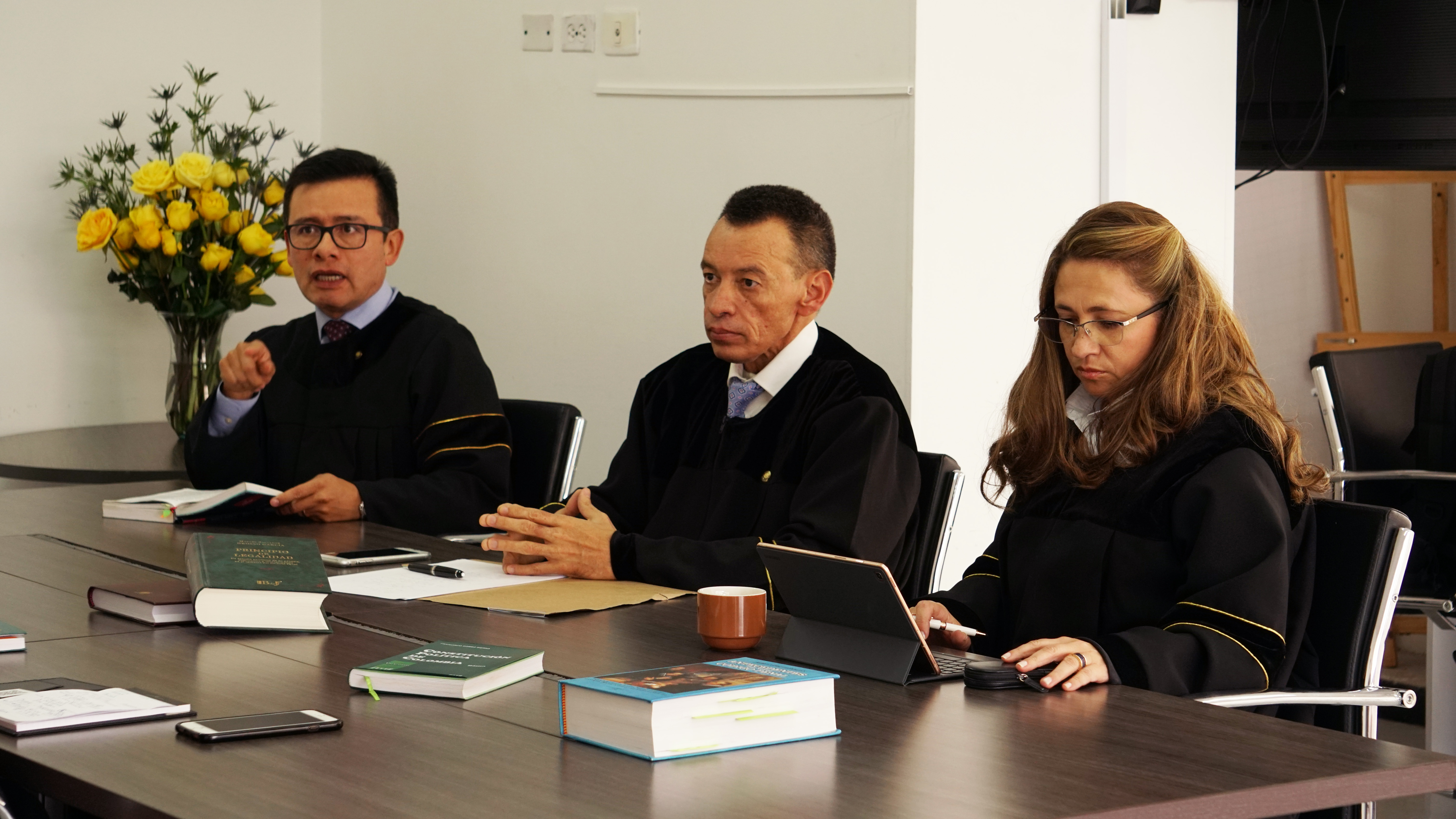 La Sala está compuesta por seis magistrados