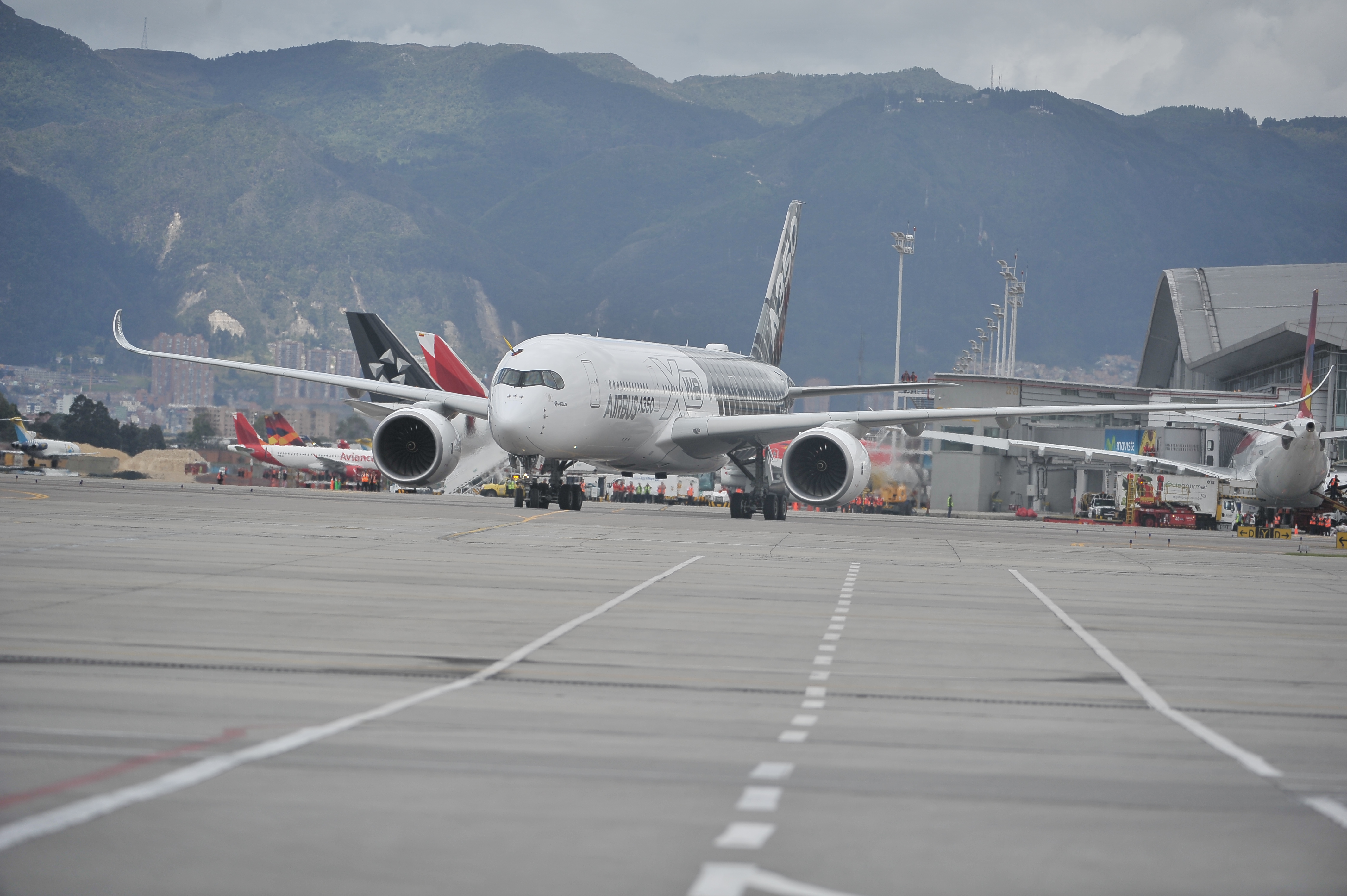 Contraloría alerta presuntas irregularidades en Aerocivil por más de $5.600 millones