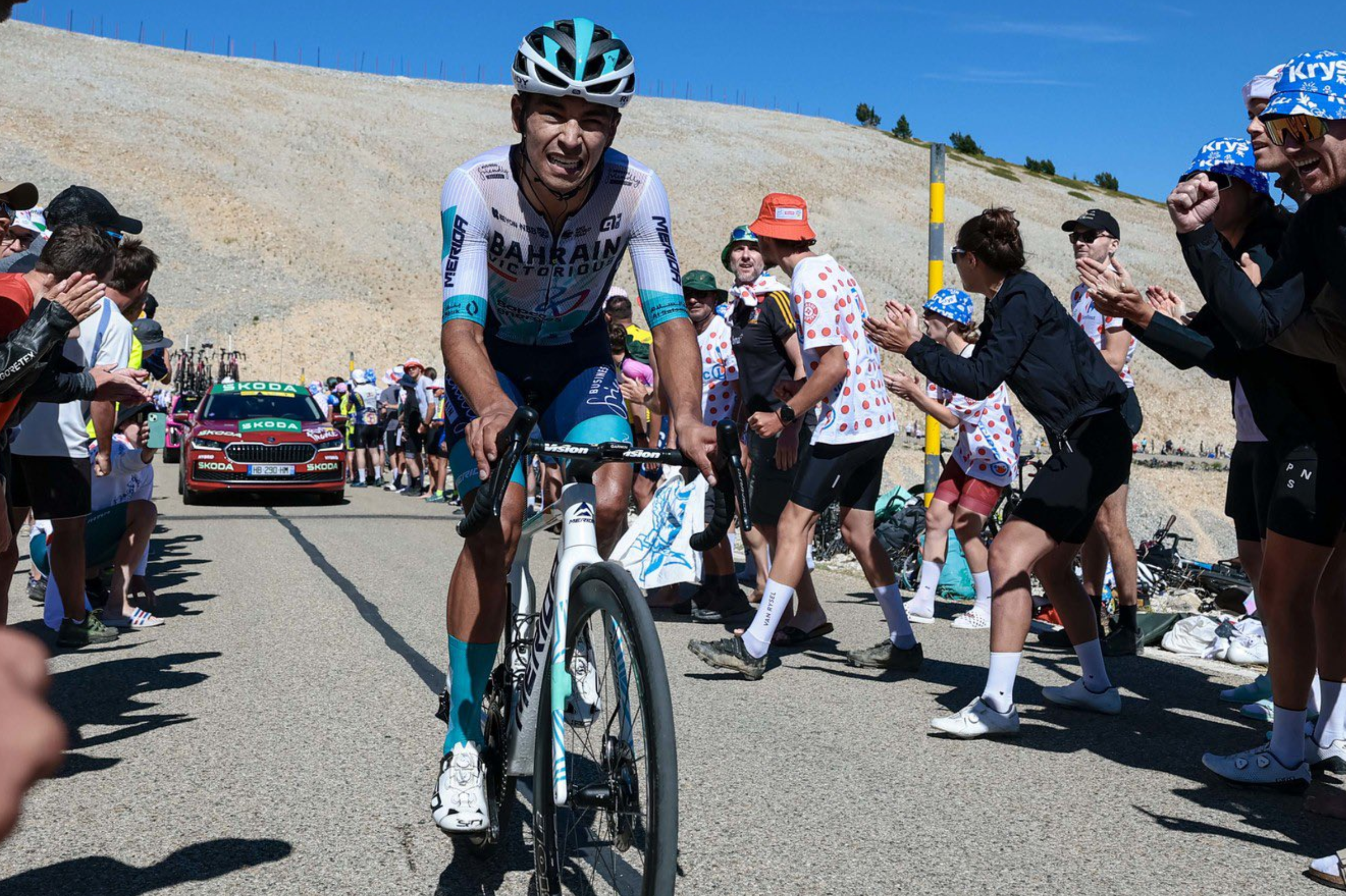 Buitrago, al borde de las lágrimas tras su podio: “ha sido un Tour muy difícil”
