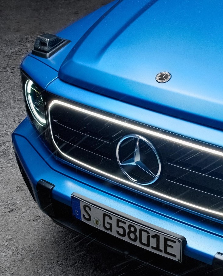 Mercedes Benz G - Class 580 Exterior