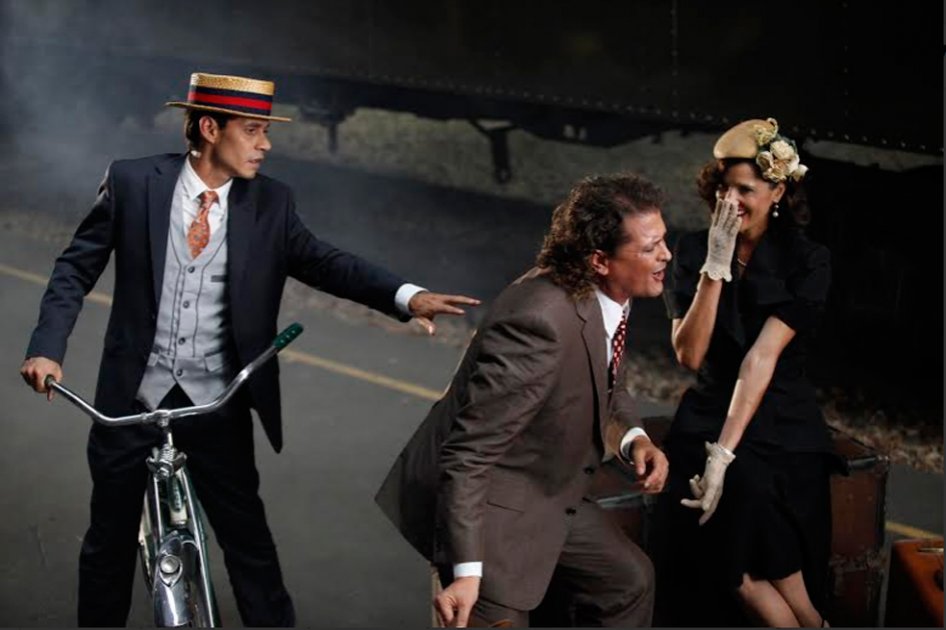 Carlos Vives, Marc Anthony y la actriz Paola Turbay en la grabación del video "Cuando Nos Volvamos a Encontrar".