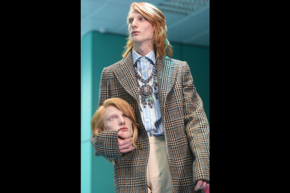 Desfile de Gucci en Milán: cabezas decapitadas, dragones y criaturas extrañas