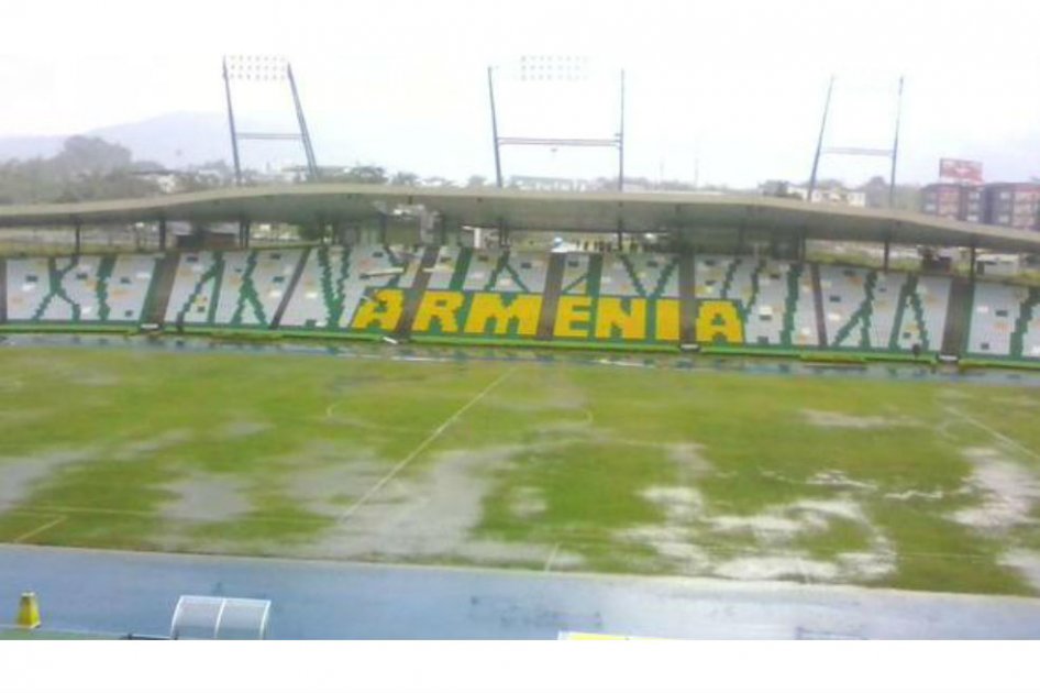 Graves daños por aguacero en Armenia