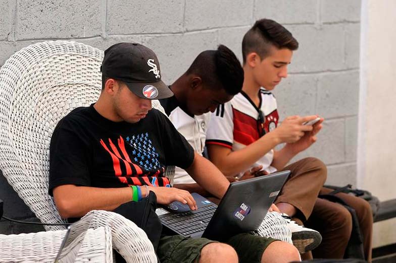 Critican al Distrito por insuficiencia de zonas WiFi en Bogotá