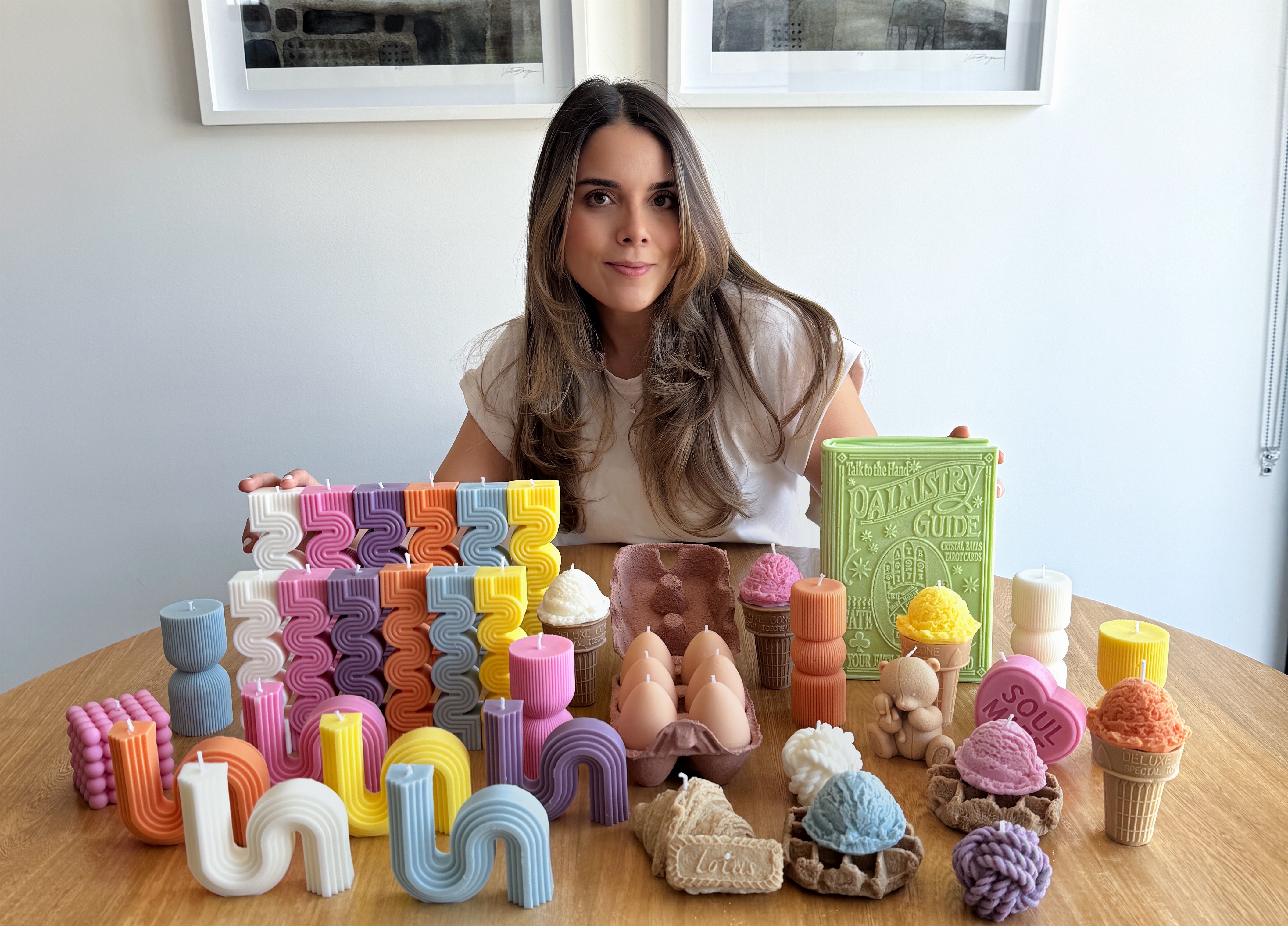 La diseñadora que creó una marca de velas amigables con el medio ambiente