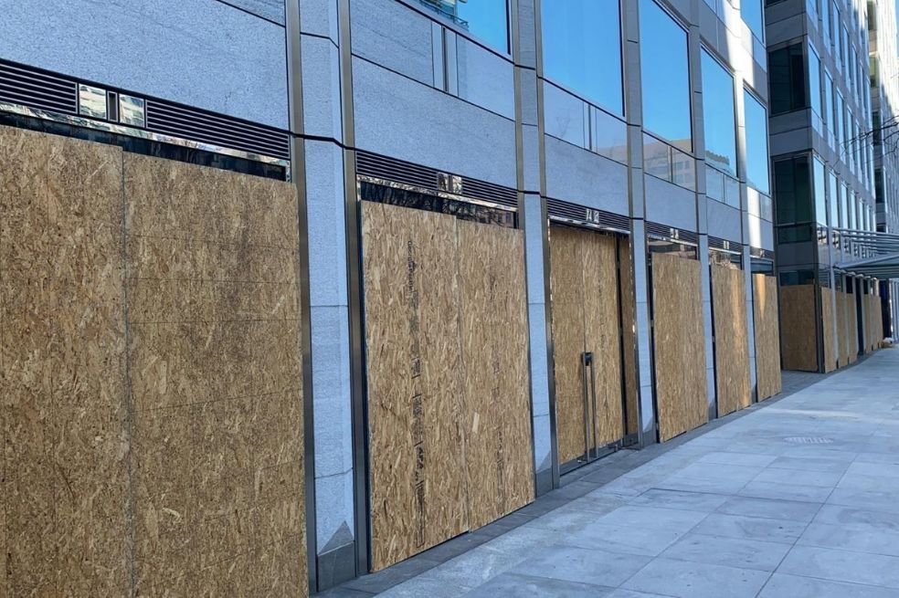 Además, la alcaldesa empujó anegar opciones de alejamiento para la próxima semana con el objetivo de bloquear el hospedaje de manifestantes potencialmente violentos.