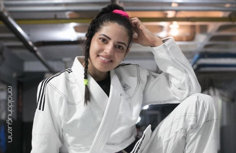 Luchadora de artes marciales reduce a golpes a ladrón que intentó robarla en Brasil