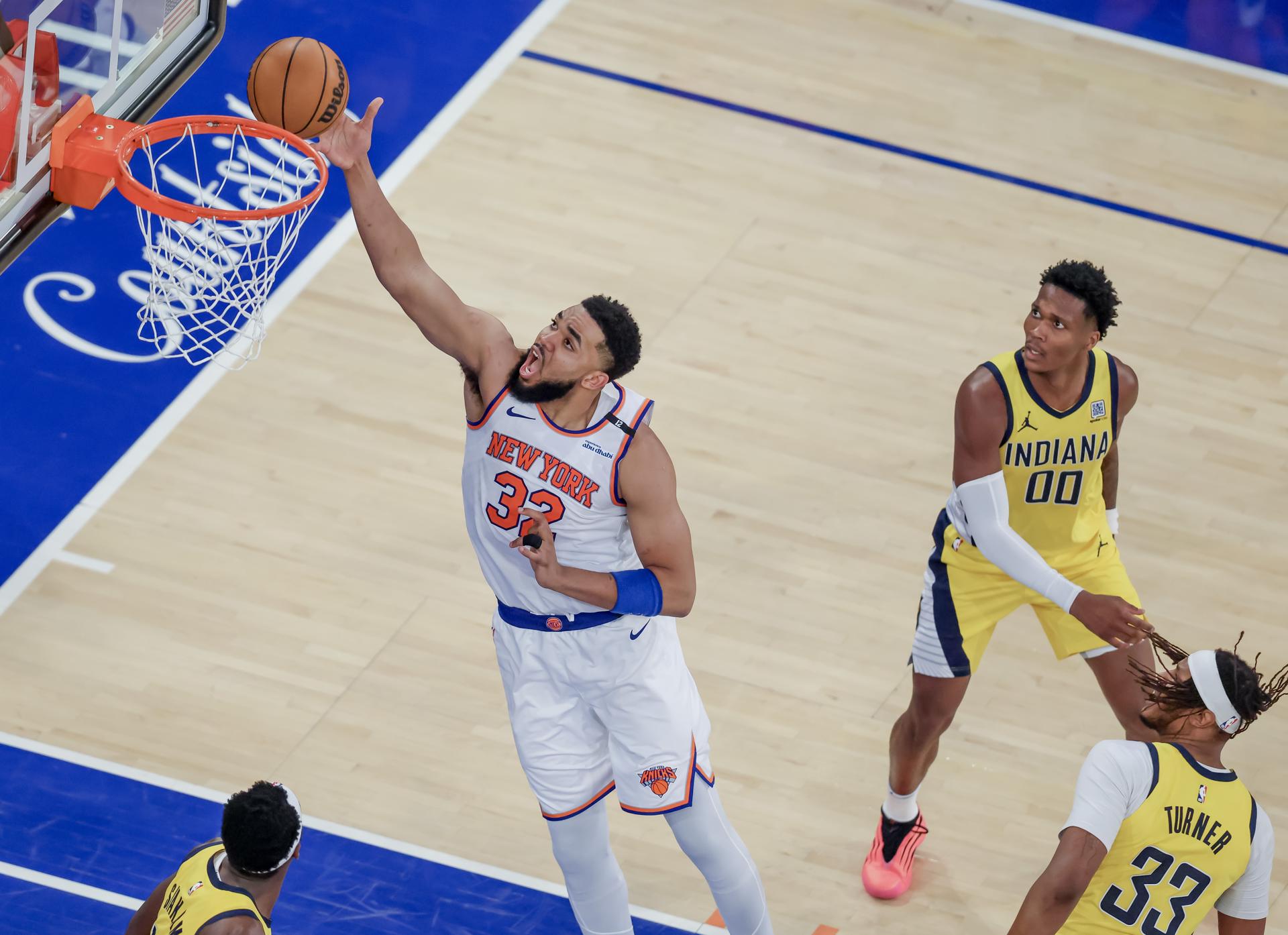 New York enloquece con los Knicks, que siguen con vida en la NBA