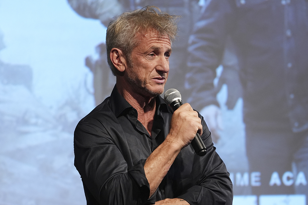 Sean Penn está enamorado de modelo y actriz 32 años menor que él. Fotos