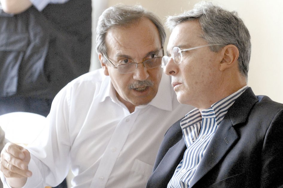 Exgobernador Luis Alfredo Ramos junto al expresidente Álvaro Uribe Vélez.  / El Espectador