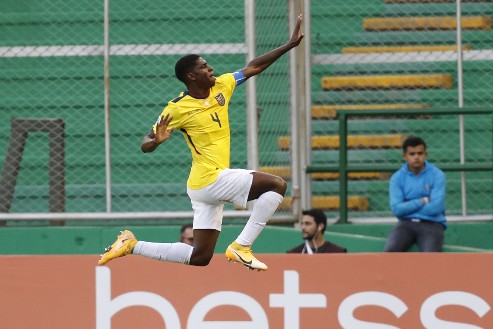 AMDEP385. CALI (COLOMBIA), 22/01/2023.- Garis Mina de Ecuador celebra un gol hoy, en un partido de la fase de grupos del Campeonato Sudamericano Sub'20 entre las selecciones de Bolivia y Ecuador en el estadio Deportivo Cali en Cali (Colombia). EFE/ Ernesto Guzmán Jr.