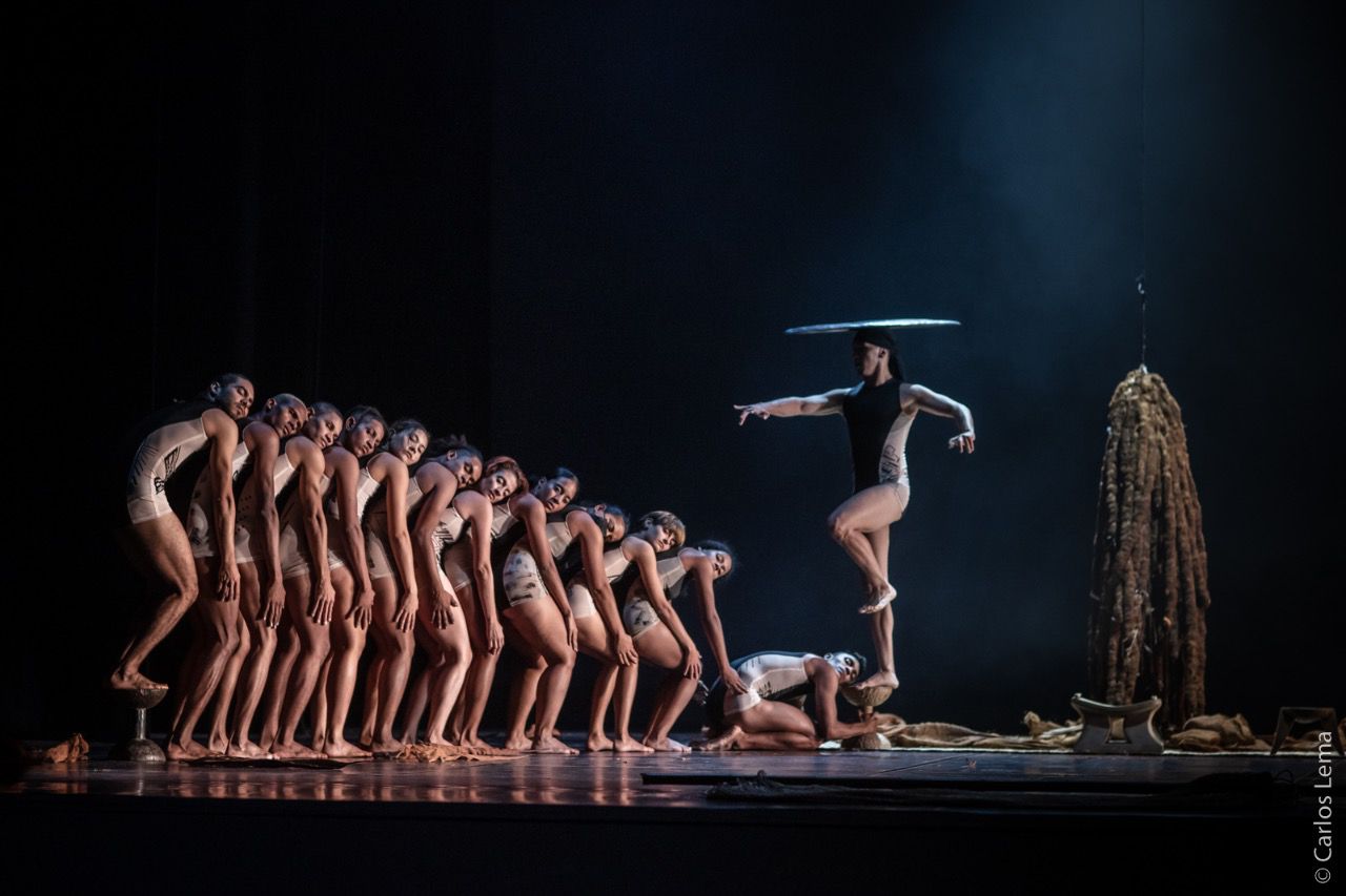 Escena de "Espíritu de Pájaro", obra de El Colegio del Cuerpo, nominado al Premio Nacional de Cultura.