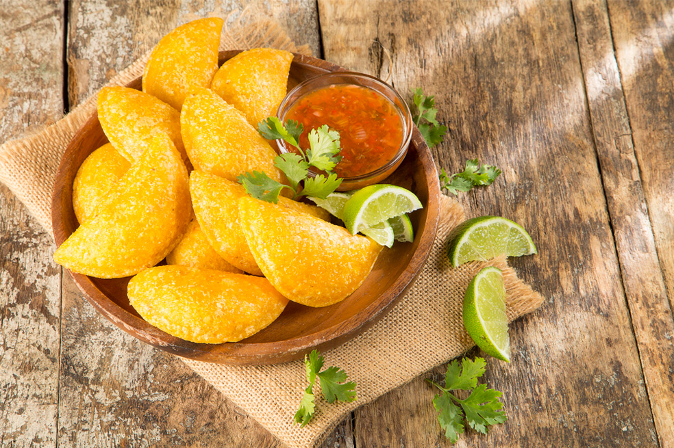 Empanada colombiana. Empanada de pollo