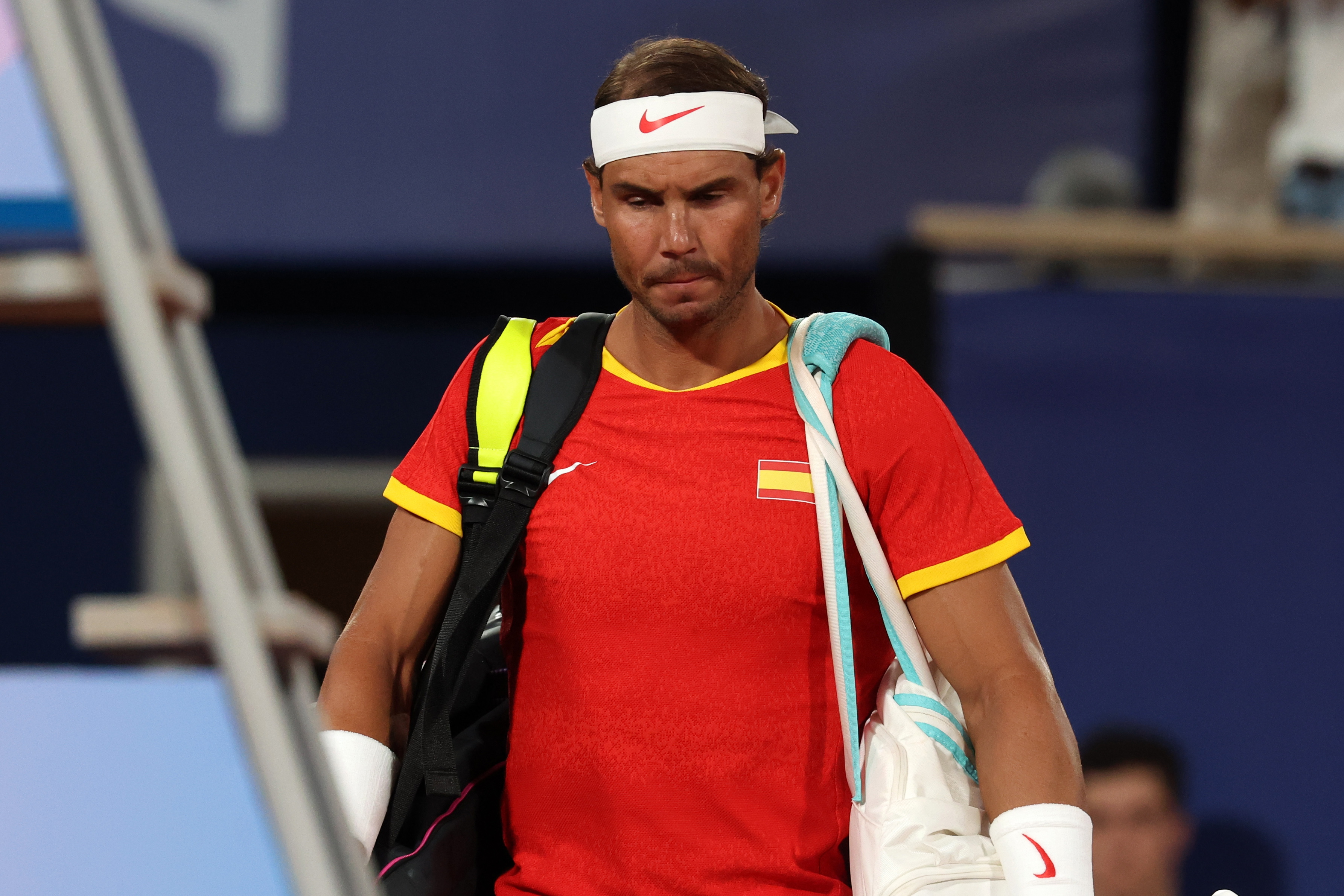 Paris (France), 31/07/2024.- Rafael Nadal of Spain arrives for the Men's Doubles Quarter-final match with teammate Carlos Alcaraz against Austin Krajicek and Rajeev Ram of the US at the Tennis competitions in the Paris 2024 Olympic Games, at the Roland Garros in Paris, France, 31 July 2024. (Tenis, Francia, España) EFE/EPA/DANIEL IRUNGU