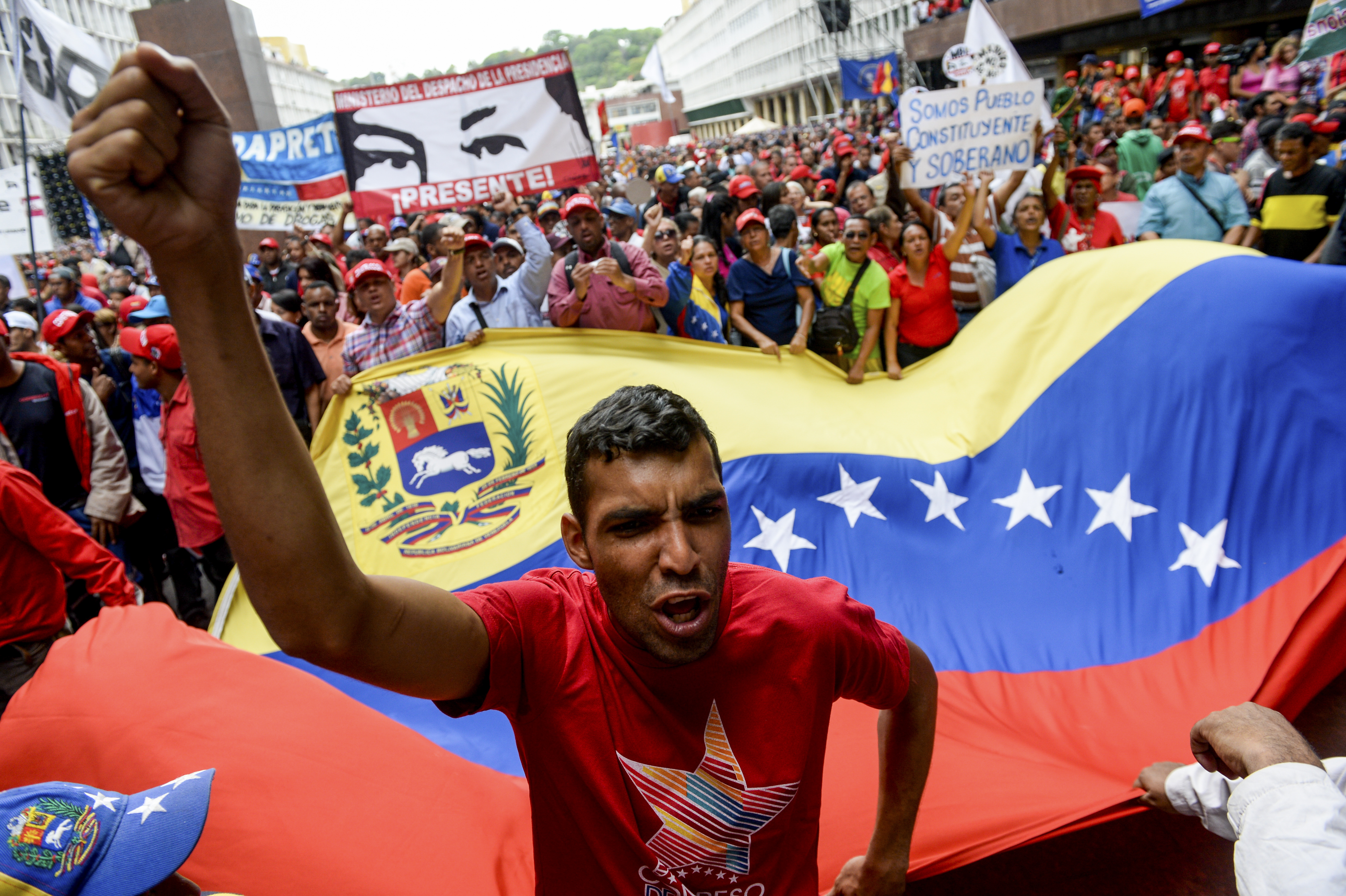 Oposición marchará a corte suprema, detonante de protestas en Venezuela
