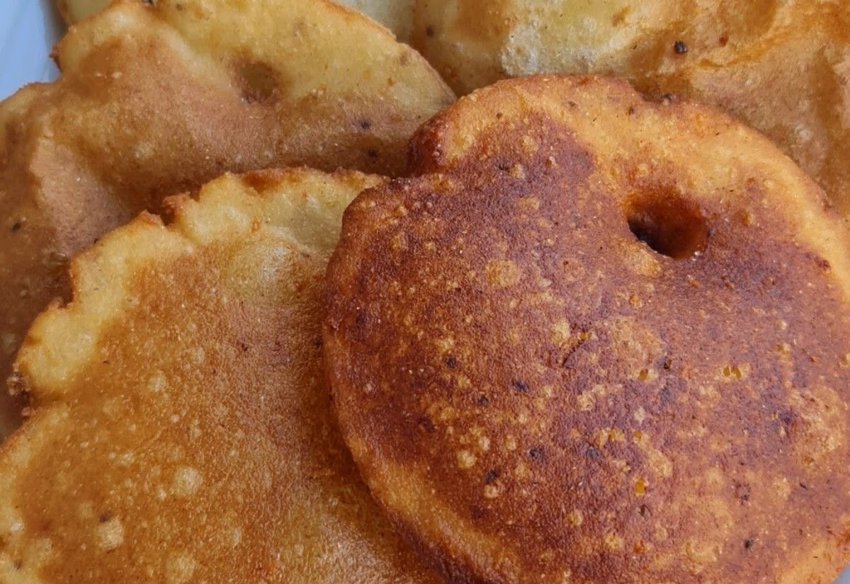 Arepas dulces de anís rellenas de queso