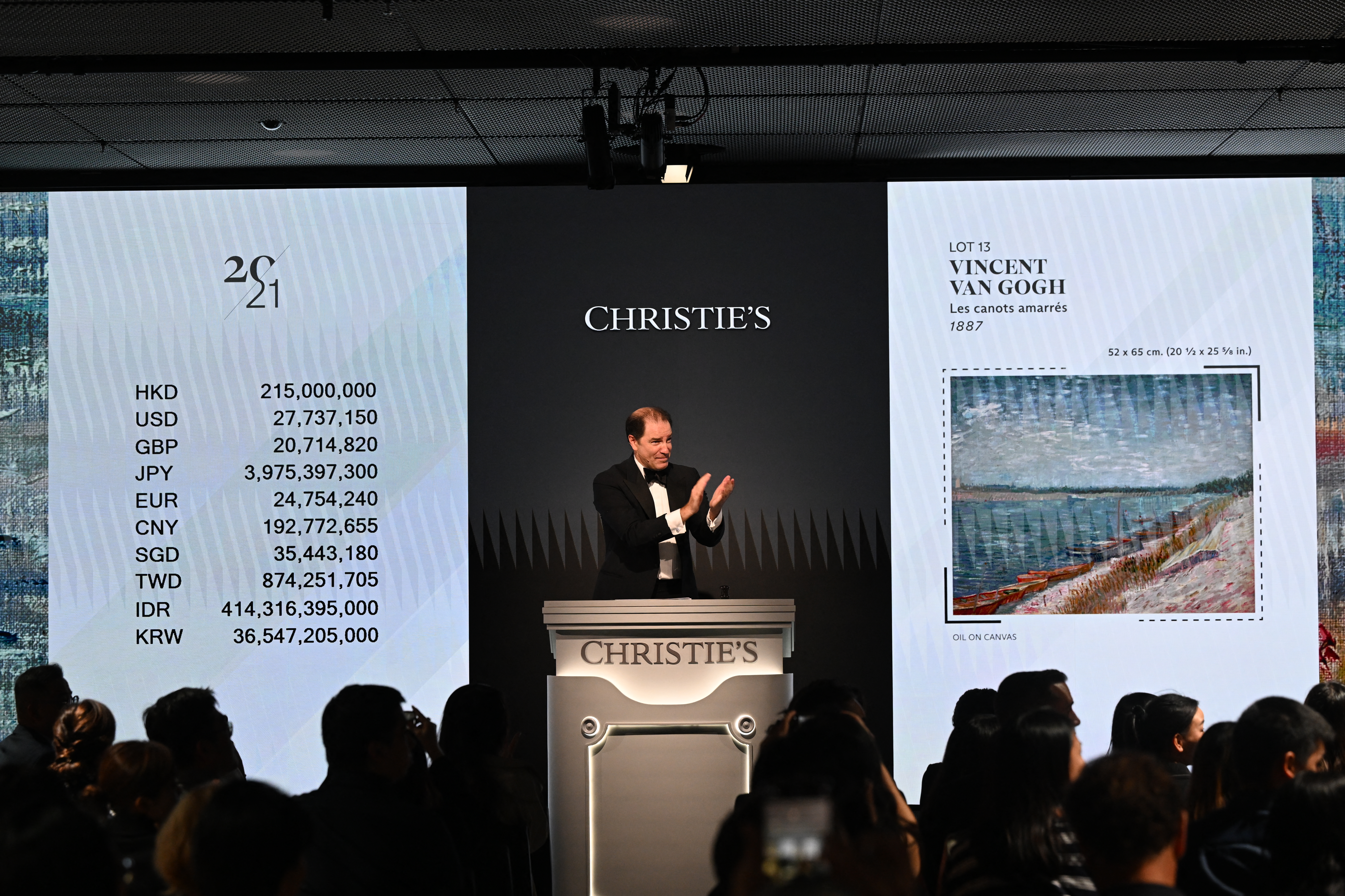 Polémica subasta de arte creado con IA supera expectativas de ventas