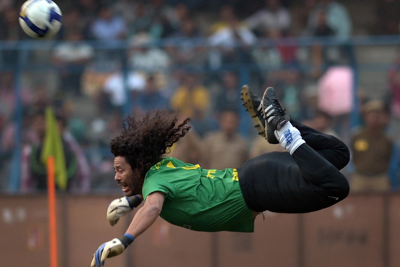 René Higuita, uno de los históricos de la selección de Colombia, es recordado por su "jugada del escorpión" en el estadio de Wembley en 1995.