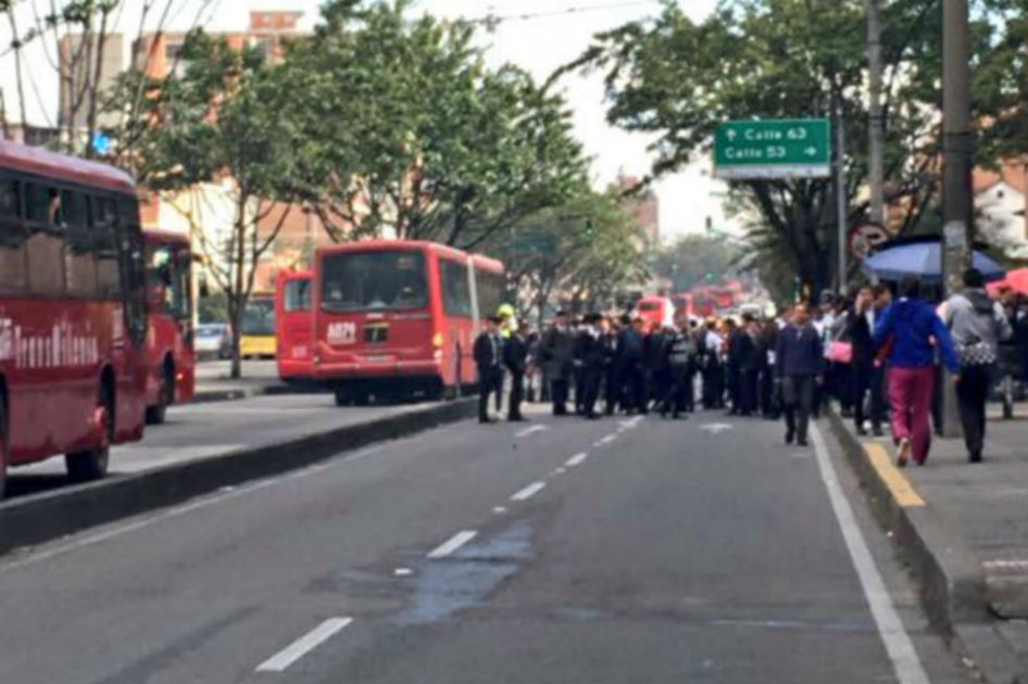 Al menos 300 estudiantes del Sena protagonizan manifestaciones en Bogotá