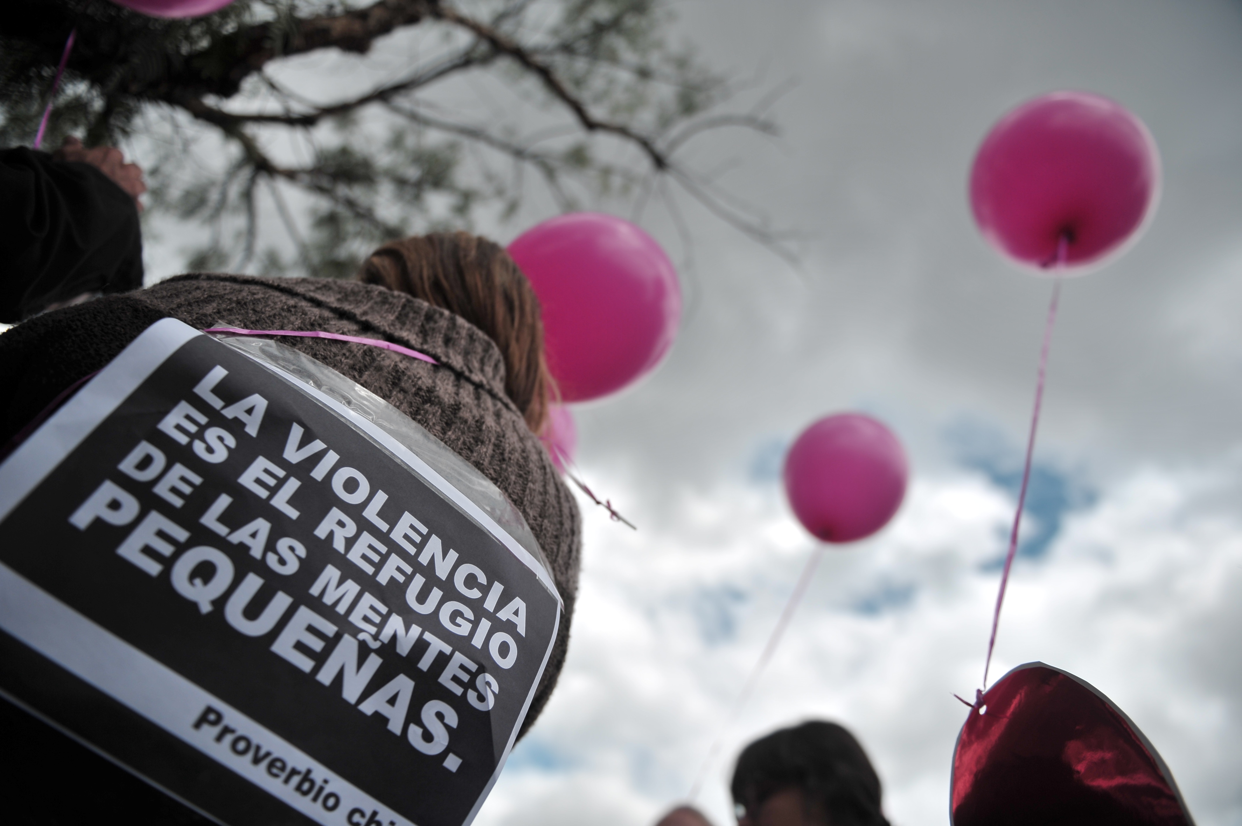 Condenan a hombre que violaba a su esposa diciendo que le “tenía que corresponder”