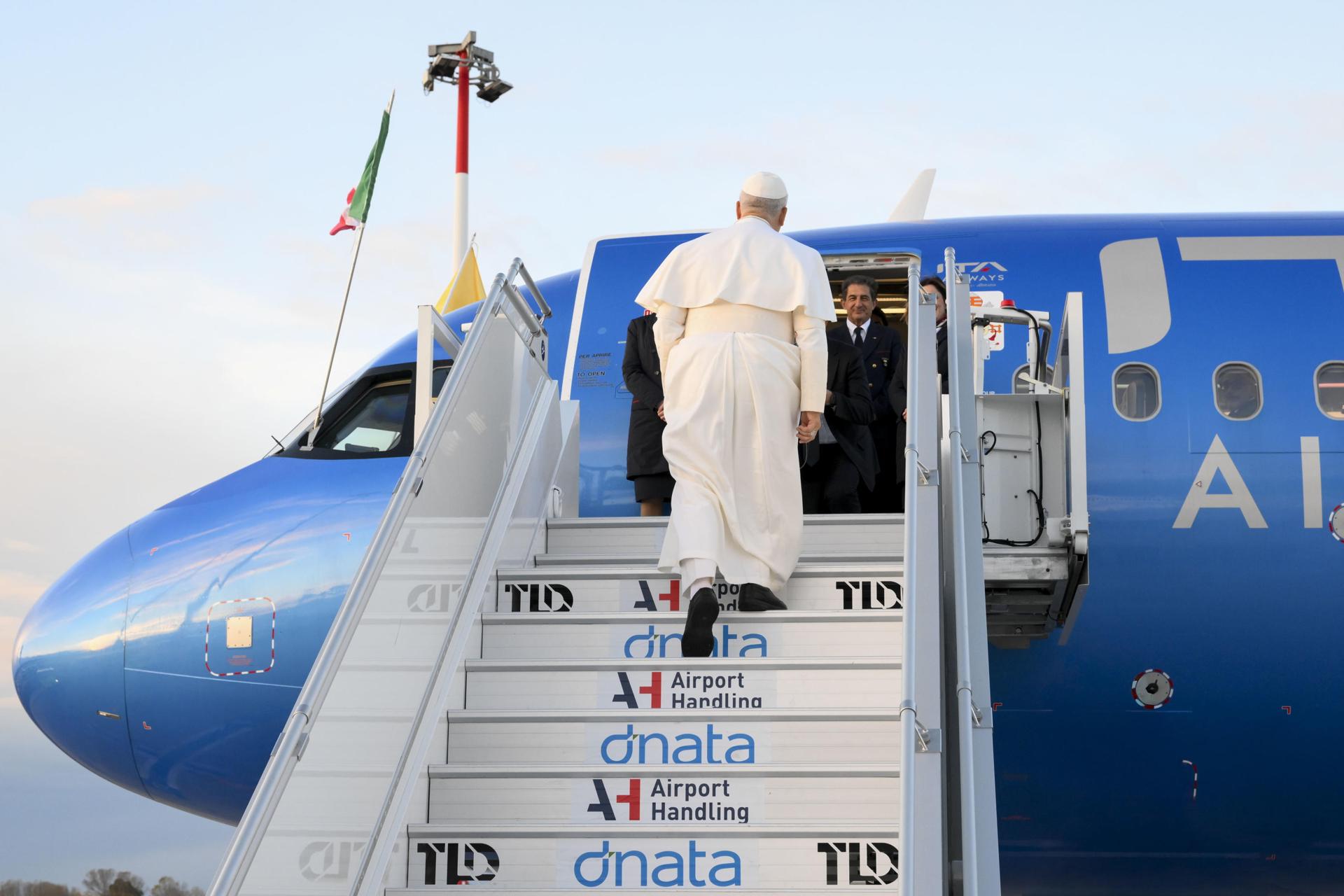 El avión del papa también salió afectado por falla técnica de Airbus
