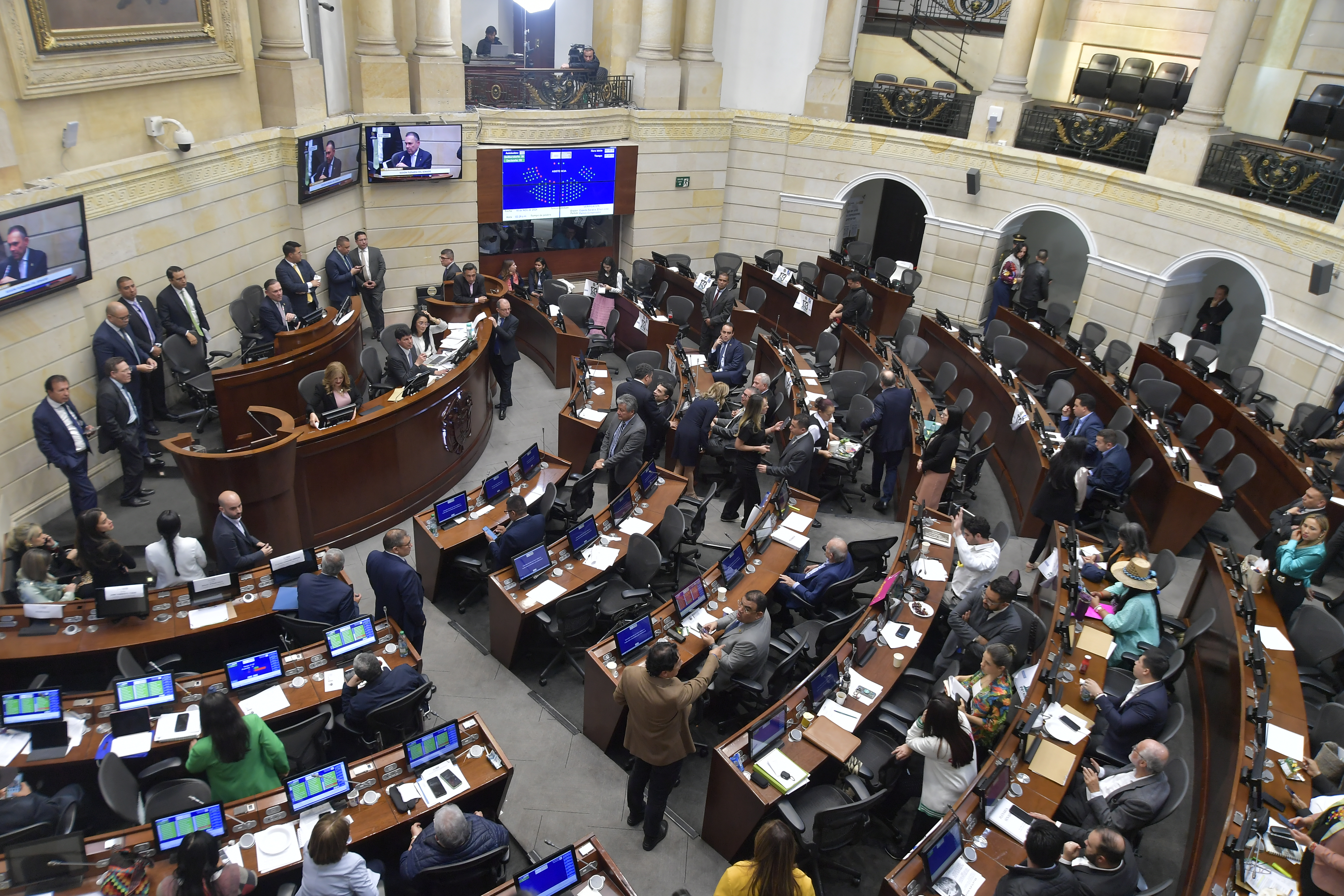 Así será la réplica de Cambio Radical y el Centro Democrático a la alocución de Petro