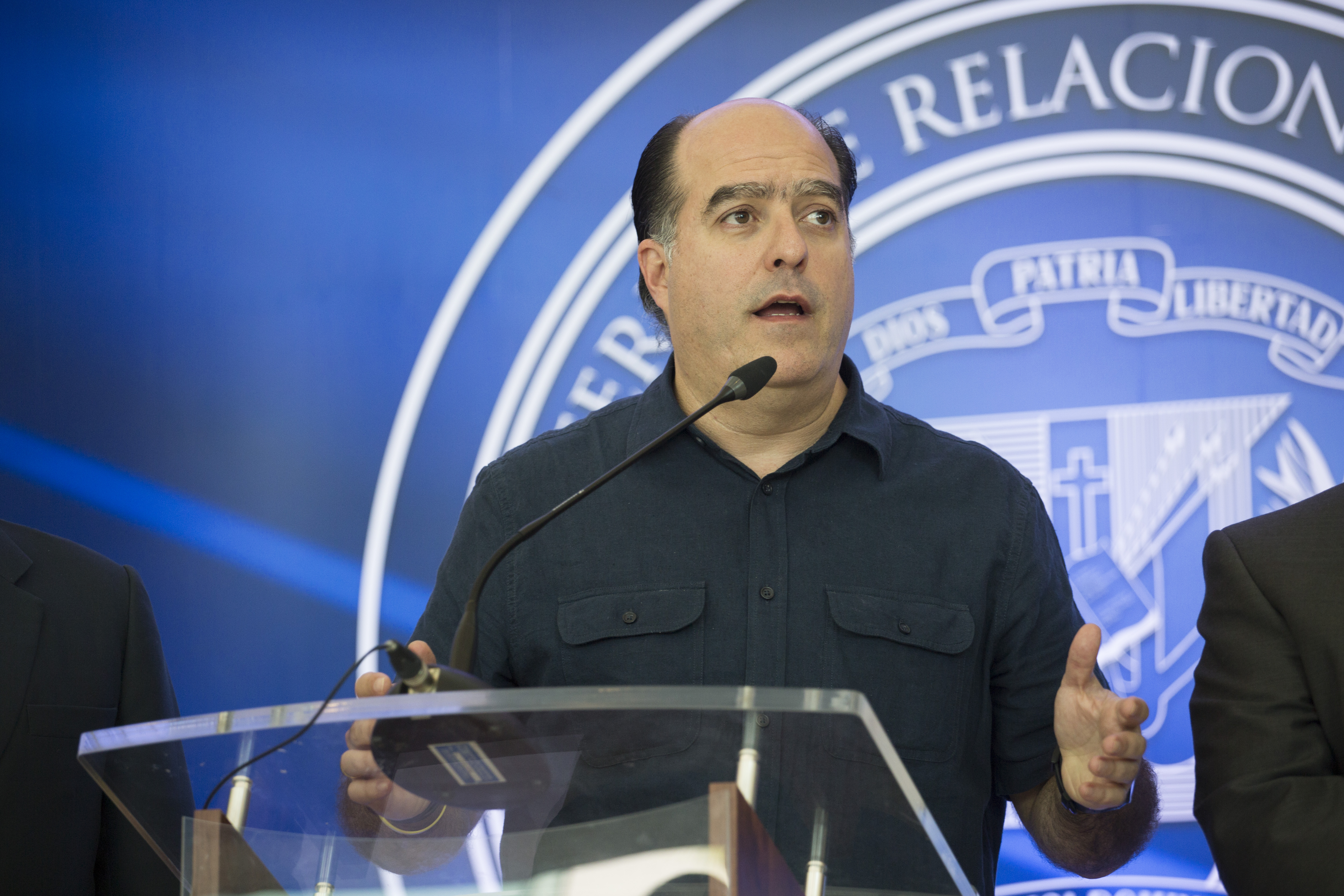 Chavismo asegura que llegó a preacuerdo con oposición, pero esta lo niega