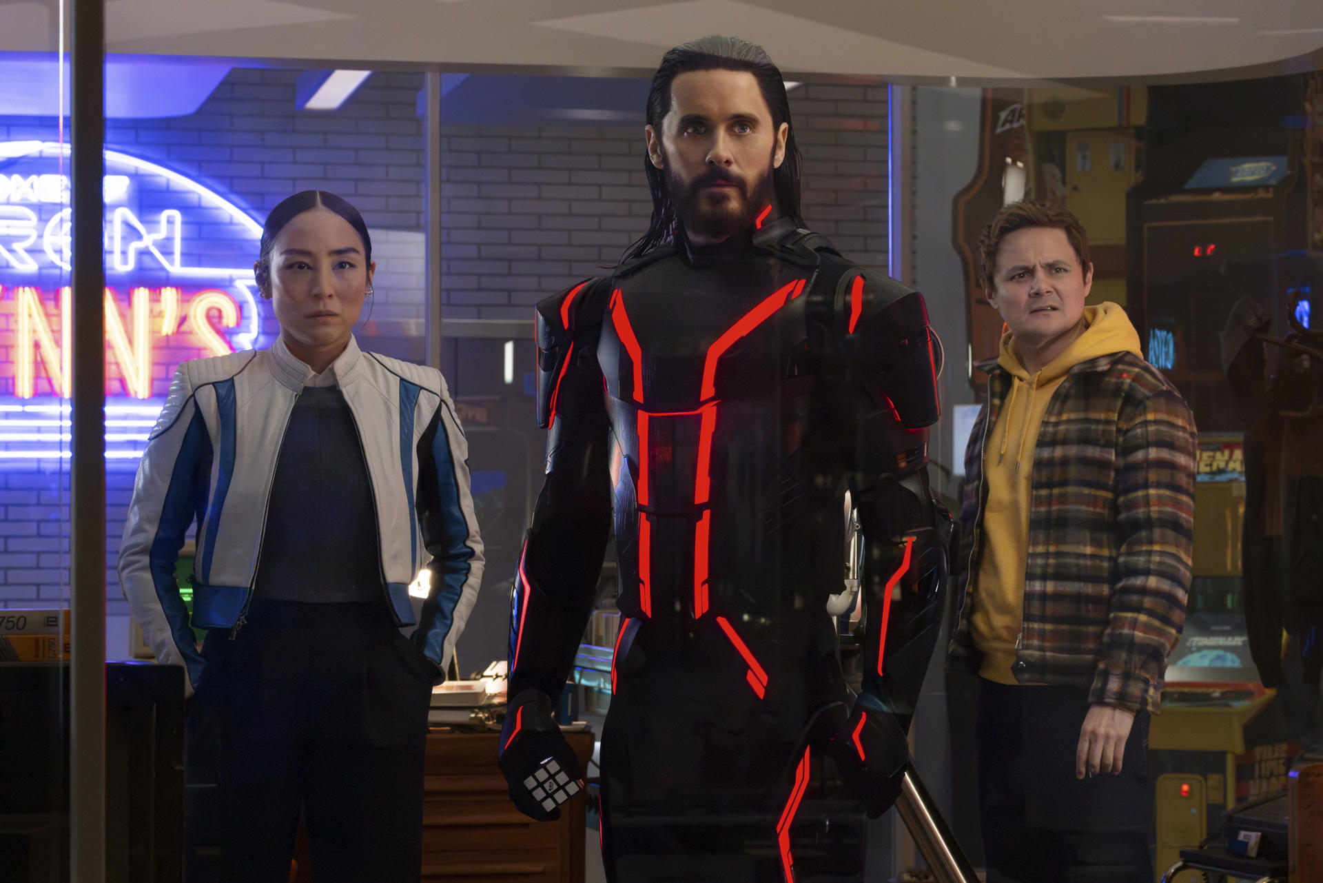 TRON: Ares: escenas post créditos explicadas, primeras críticas, cuánto dura y más