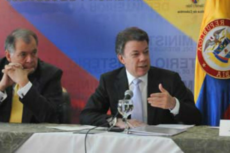 ¿Rifirrafe público entre el Procurador y Santos por el proceso de paz?