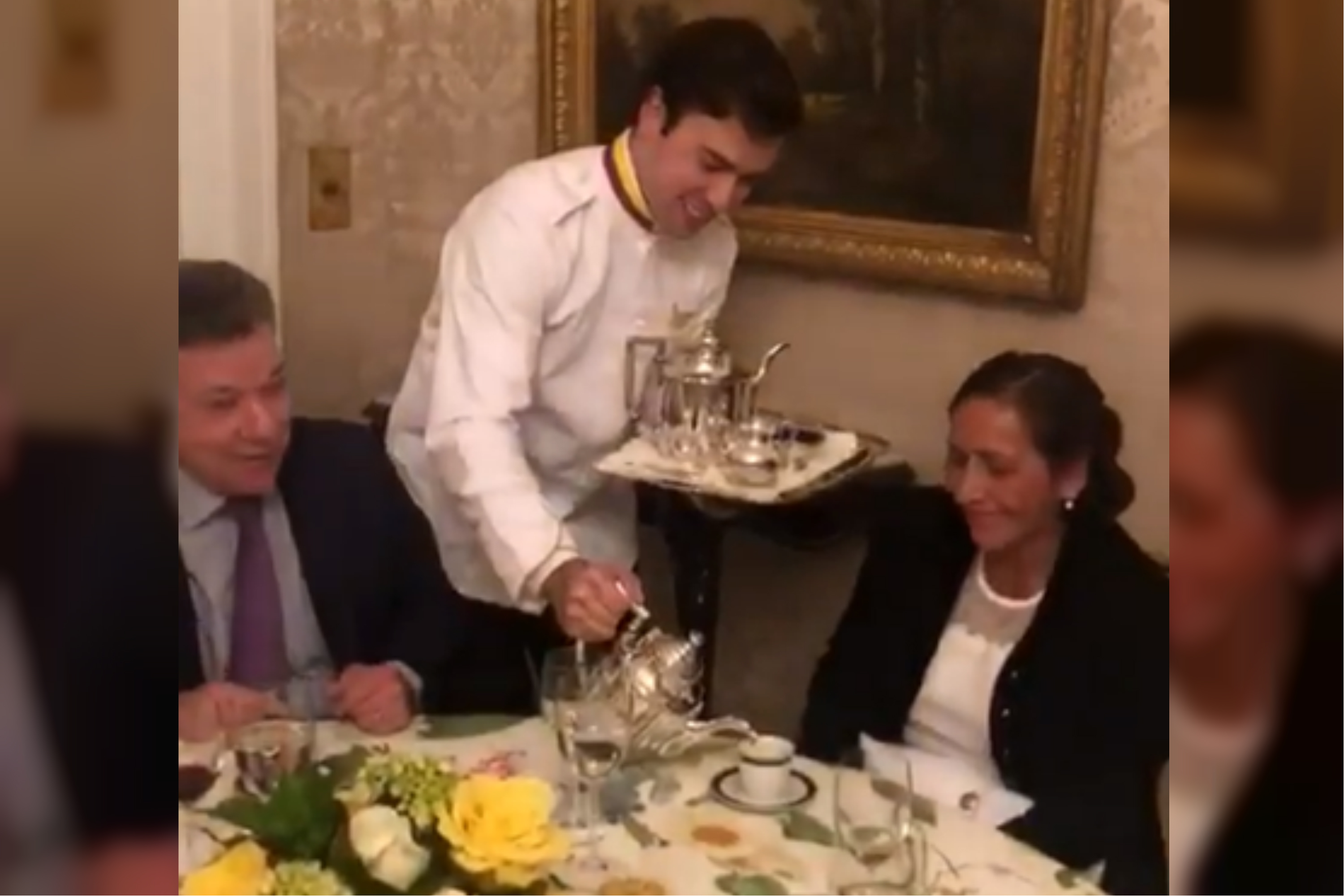 El particular gesto de agradecimiento de Santos con los empleados de la Casa de Nariño