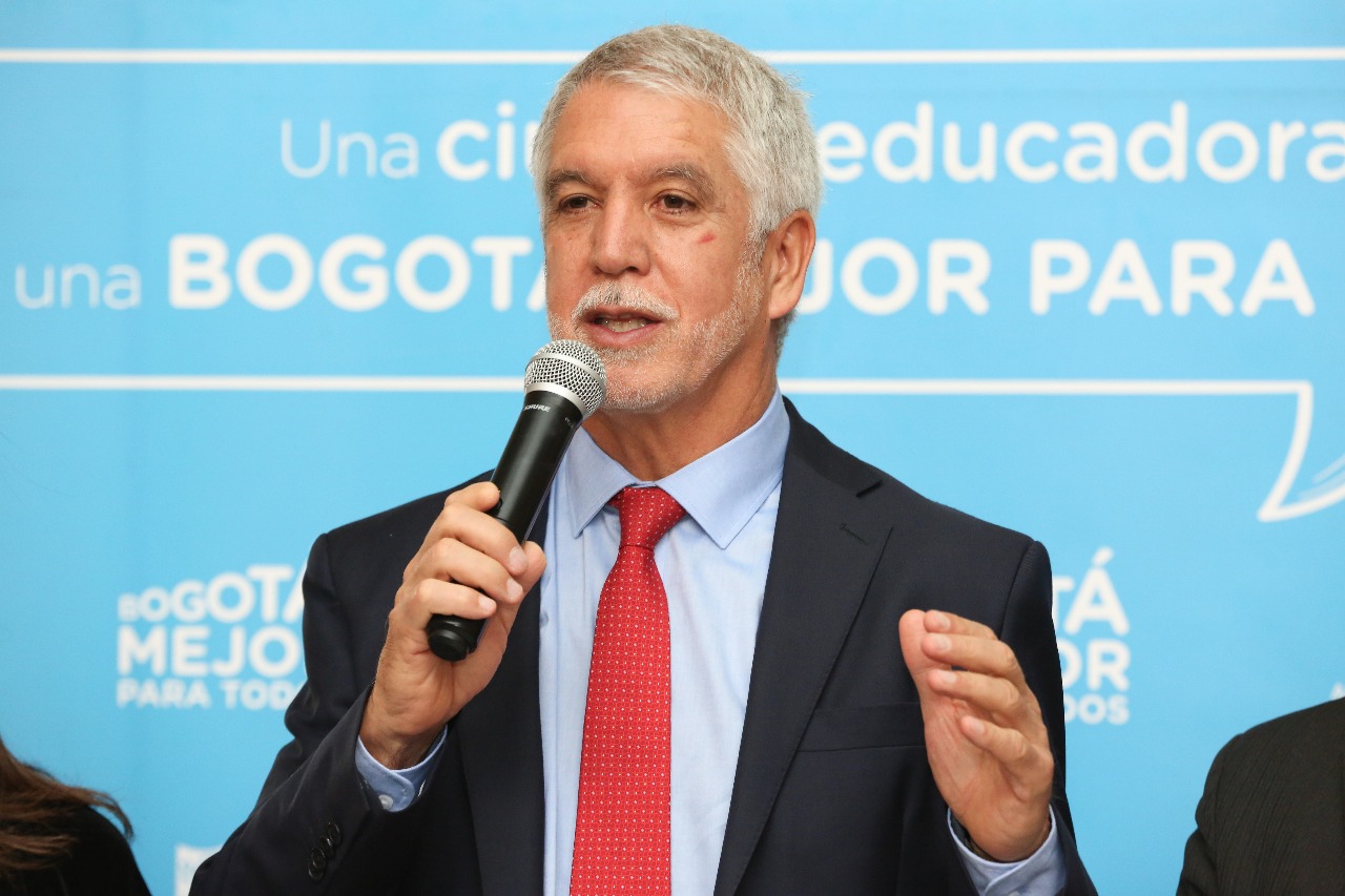 «Yo invito a los que quiero»: Peñalosa sobre exclusión de congresistas a reunión