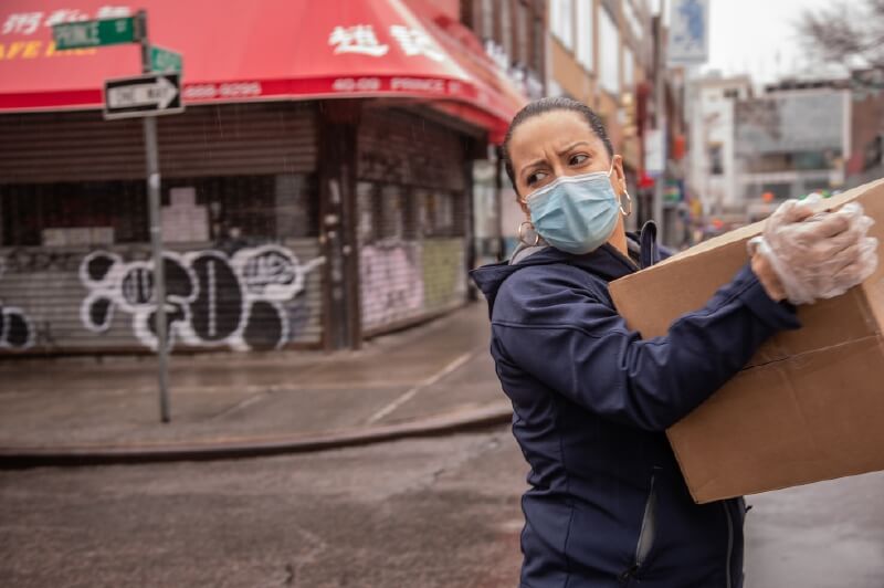 Catalina Cruz ayuda a entregar cerca de 1.200 almuerzos diarios a habitantes de Nueva York que no tienen que comer durante la pandemia. / Cortesía World Central Kitchen