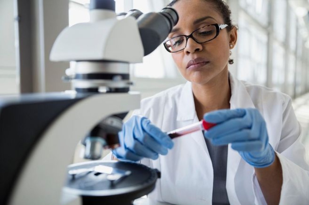Abierta convocatoria para el programa de Mujeres en la Ciencia Colombia 2021