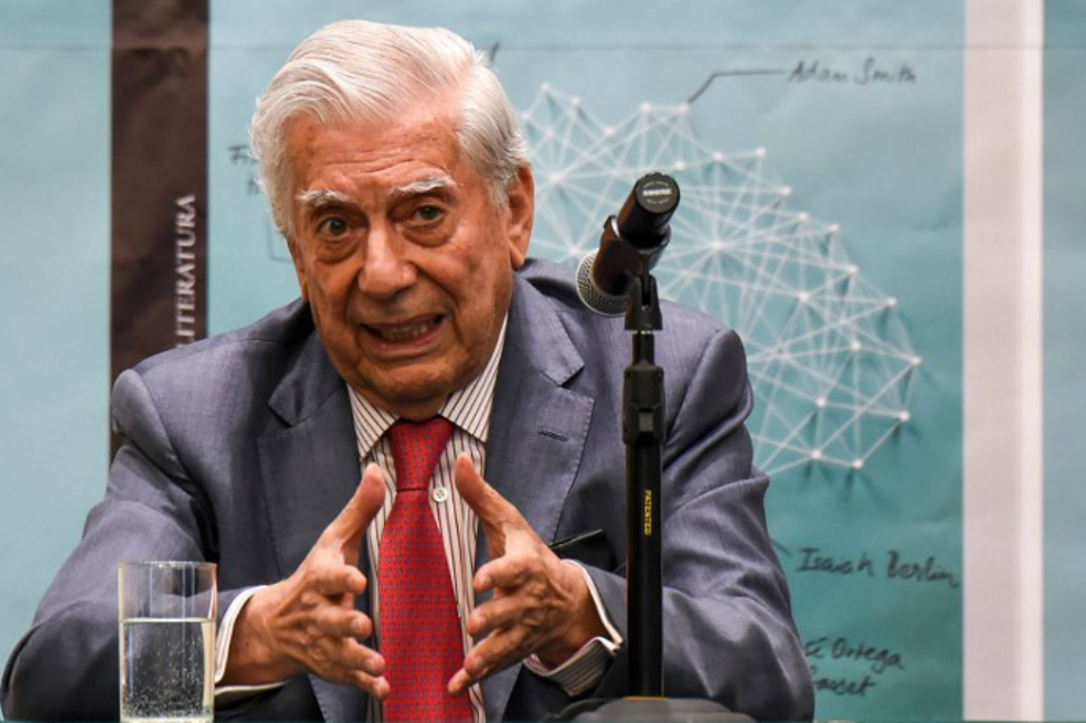Vargas Llosa: “mi esperanza es que los libros sobrevivan a Netflix”