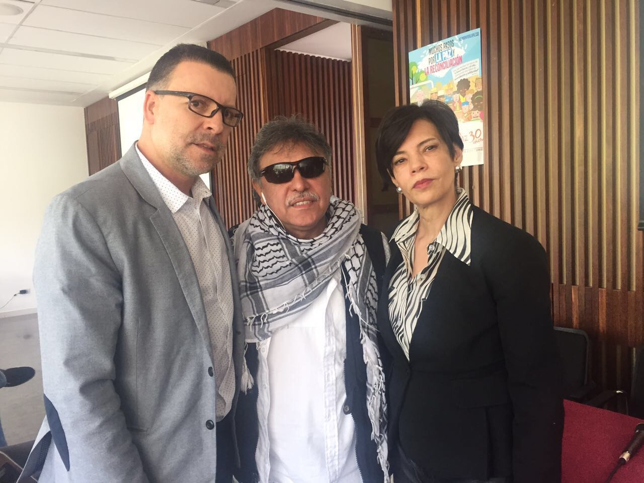 Bertha Lucía Fries, represéntate de las víctimas del Club El Nogal; el exmiembro del secretariado de las Farc, Jesús Santrich y el exjefe paramilitar de las autodefensas del Urabá, Freddy Rendón Herrera, alias El Alemán.