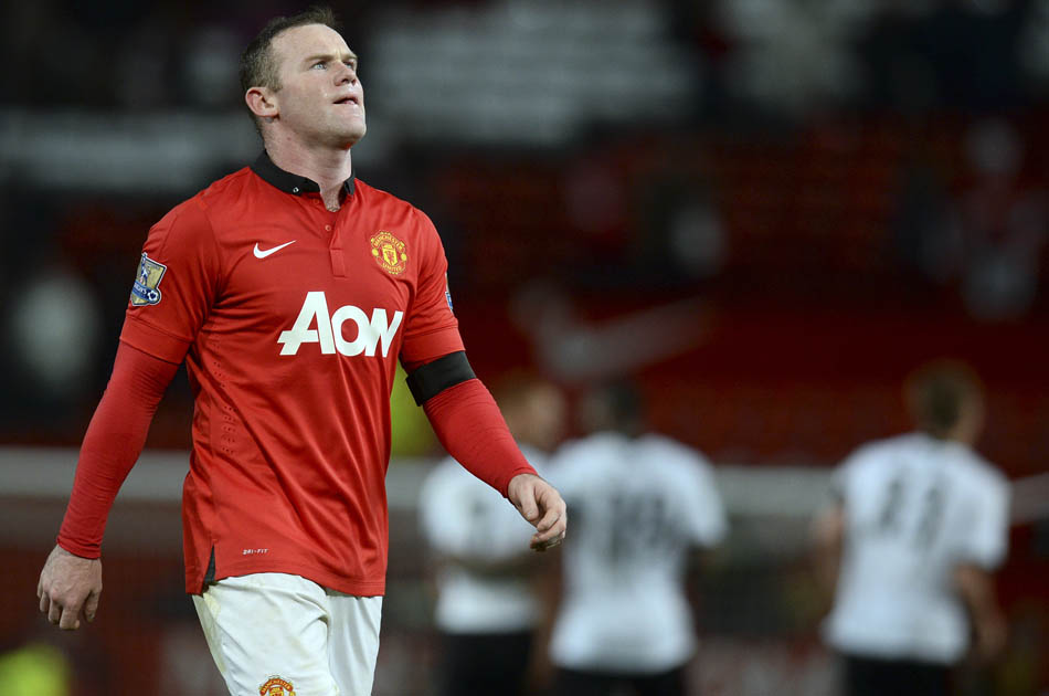 Manchester United empató y sigue cediendo terreno en la Premier