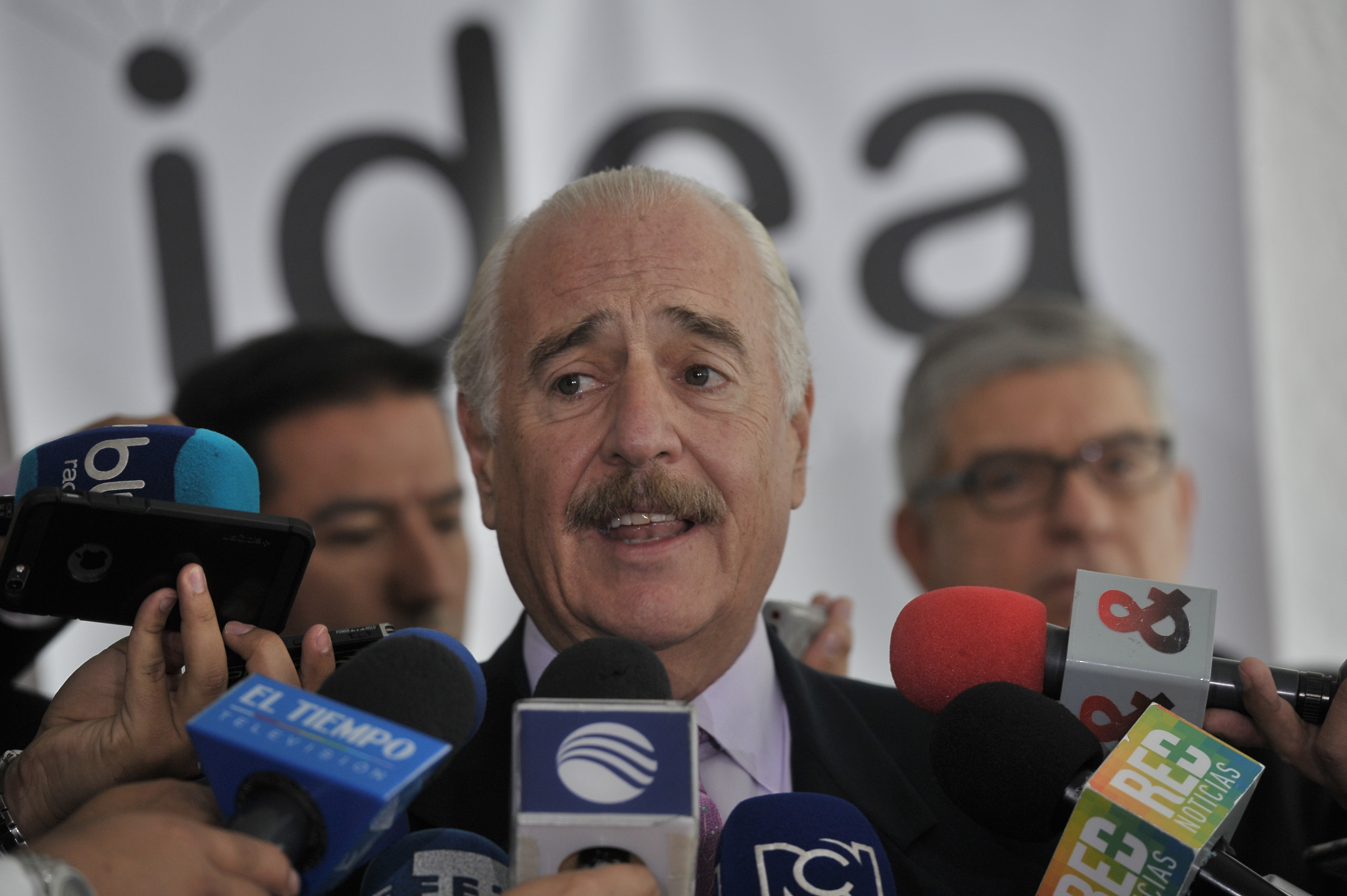 Las quejas de Pastrana a Joe Biden por la política de paz y seguridad de Petro