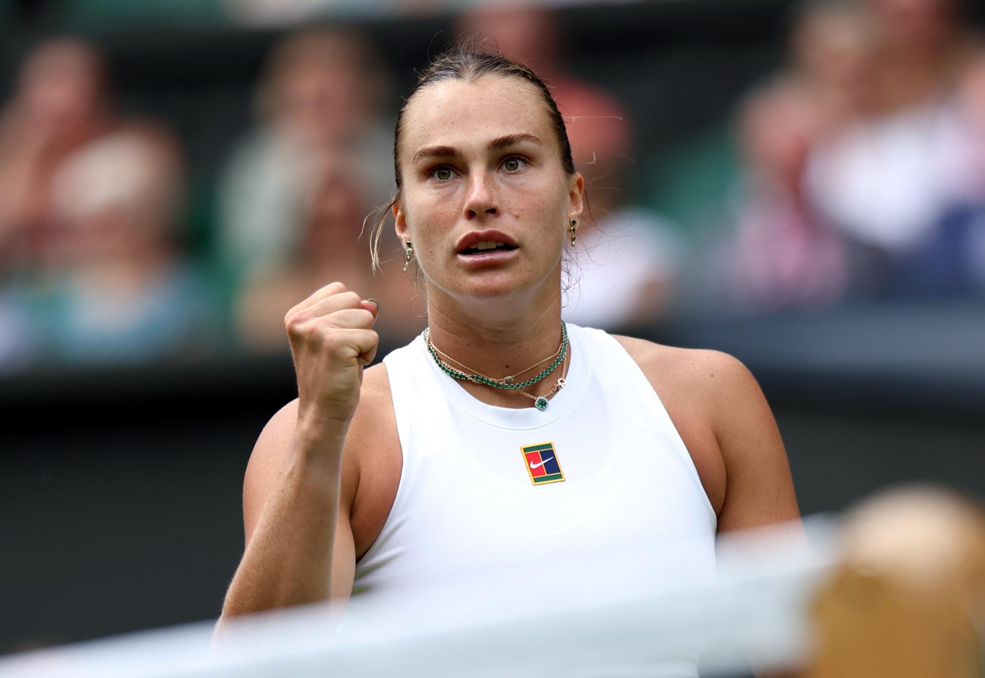 Wimbledon (United Kingdom), 02/07/2025.- Aryna Sabalenka of Belarus reacts during the Women's 2nd round match against Marie Bouzkova of Czech Republic at the Wimbledon Championships, Wimbledon, Britain, 02 July 2025. (Tenis, Bielorrusia, República Checa, Reino Unido) EFE/EPA/NEIL HALL EDITORIAL USE ONLY