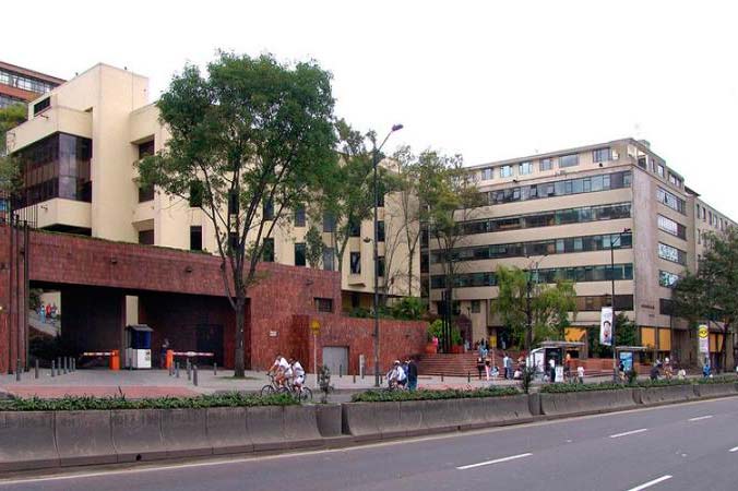 Felicitan a Universidad Javeriana por cancelar foro sobre aborto legal en Colombia