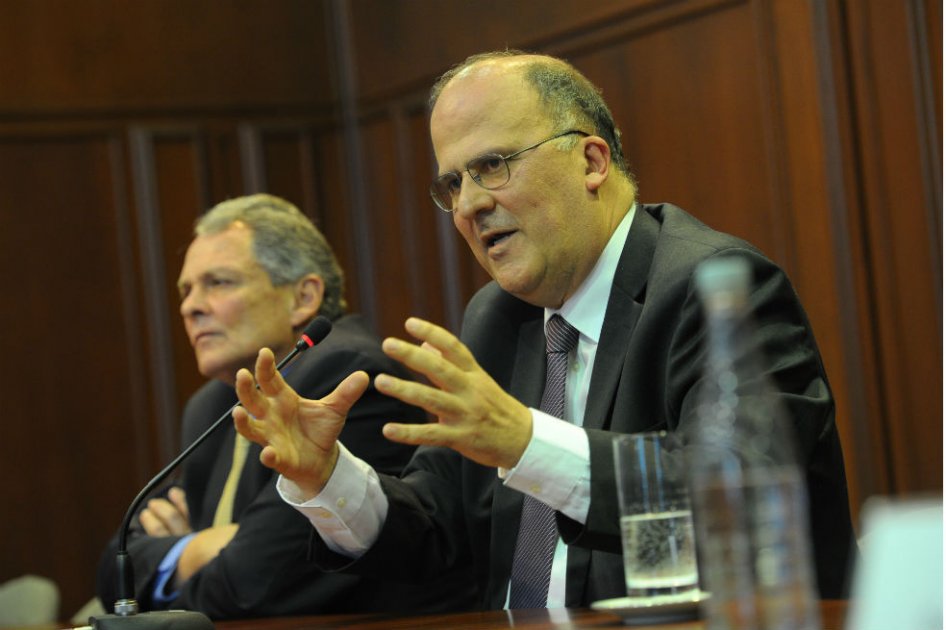 Juan José Echavarría junto al saliente gerente del Banco de la República, José Darío Uribe. / Cristian Garavito 