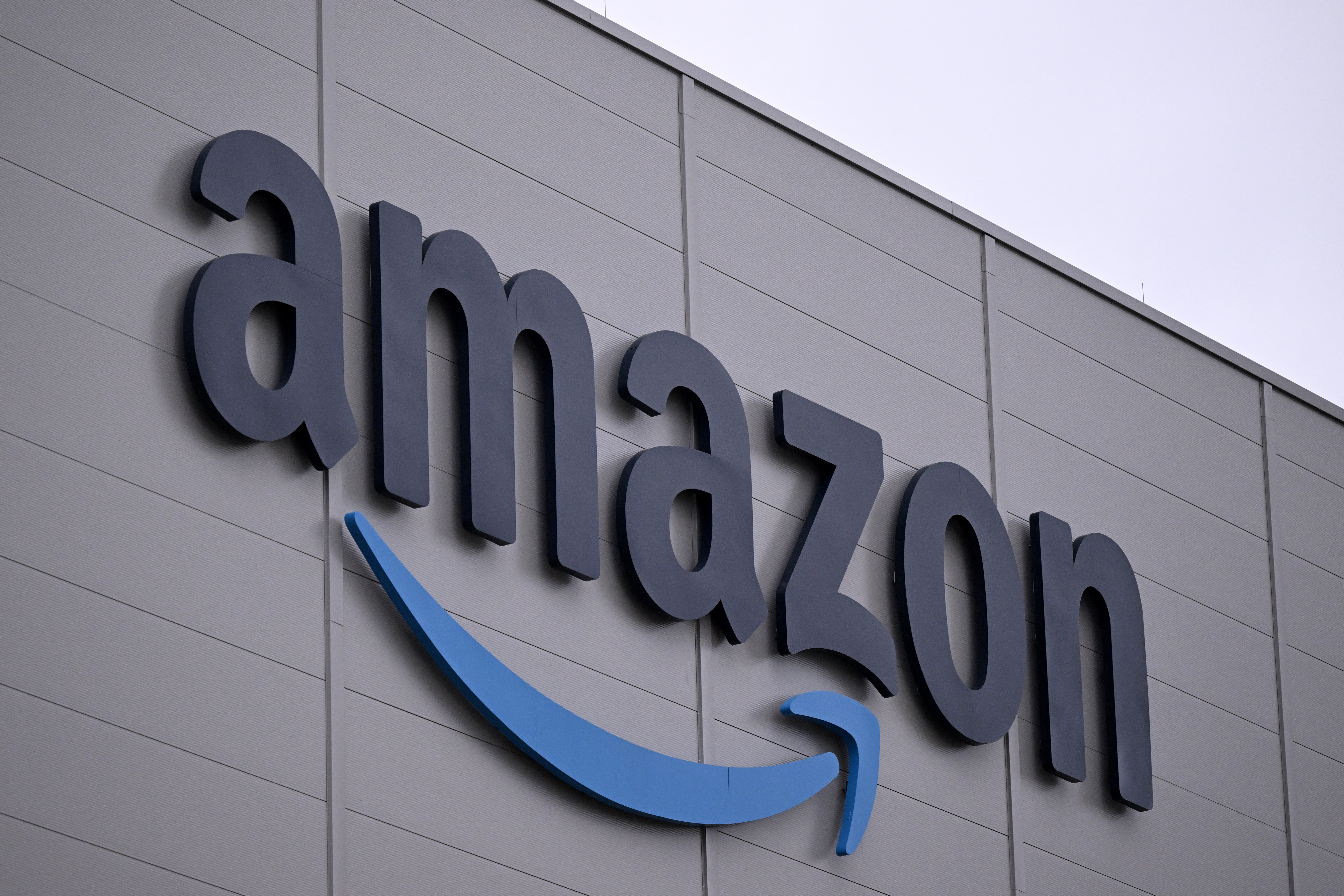 Amazon recortará 14.000 empleos: usará inteligencia artificial para reducir costes