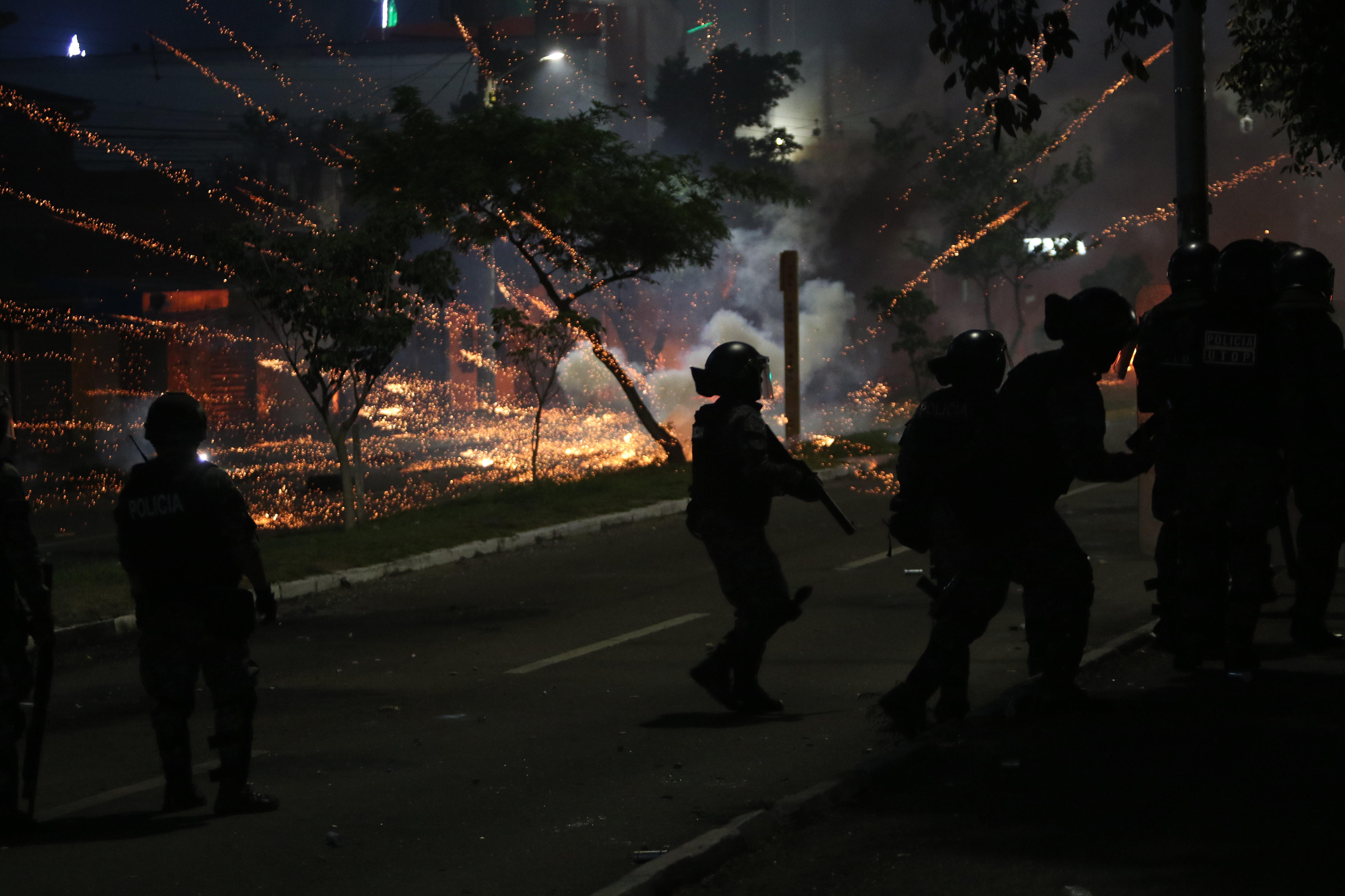 Red de tráfico de armas del Ejército habría dotado a civiles en el Paro Nacional