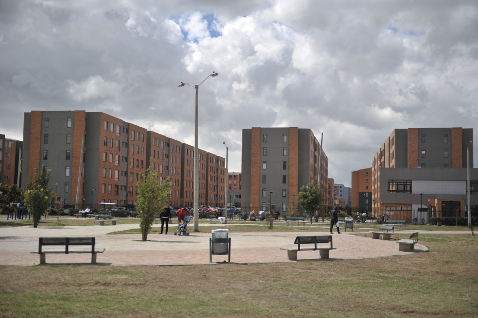 La disminución en las tasas  hipotecarias hacen atractiva la compra de vivienda. / Gustavo Torrijos  - El Espectador