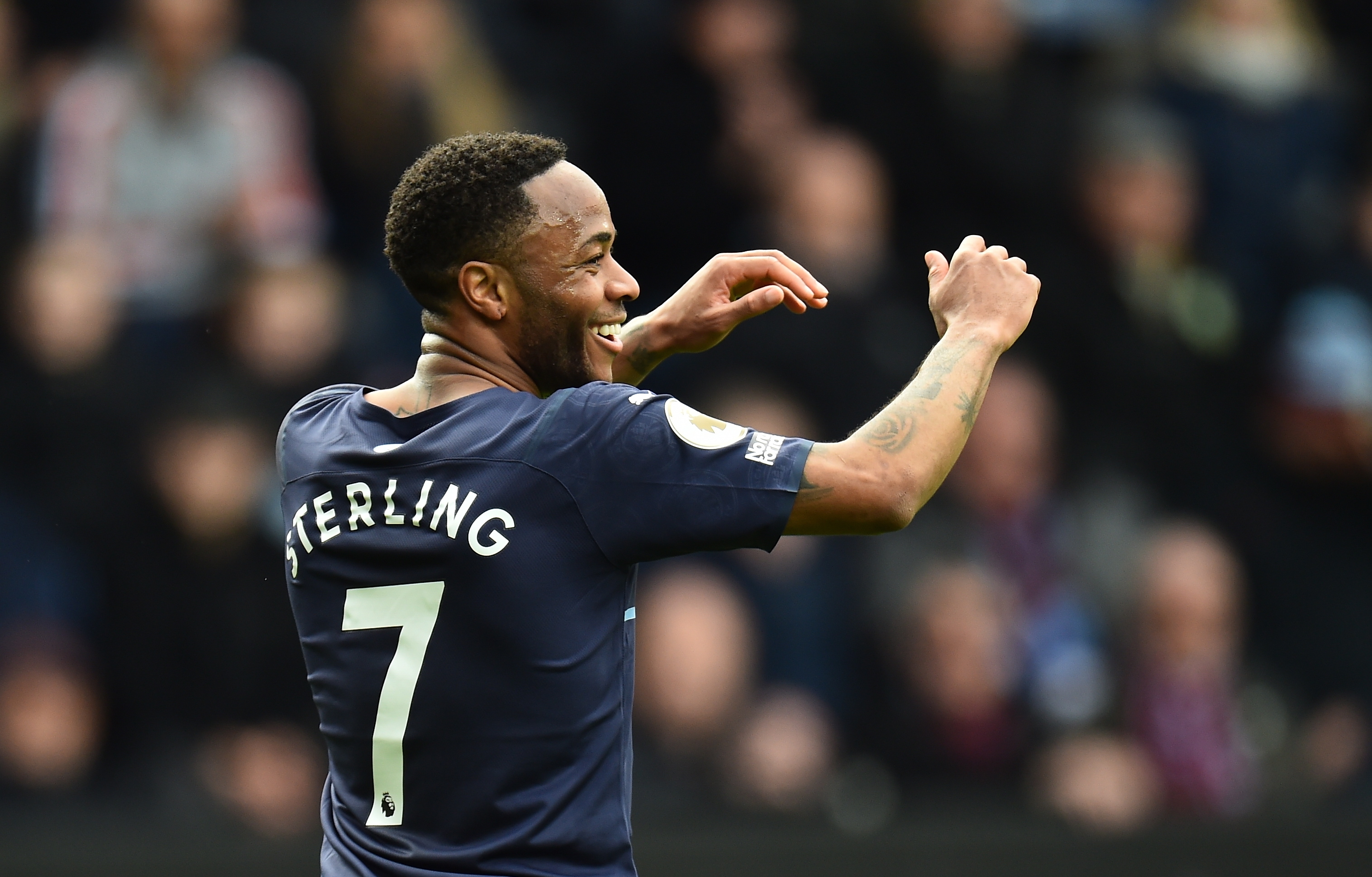Raheem Sterling cambia de casa: es nuevo jugador del Chelsea