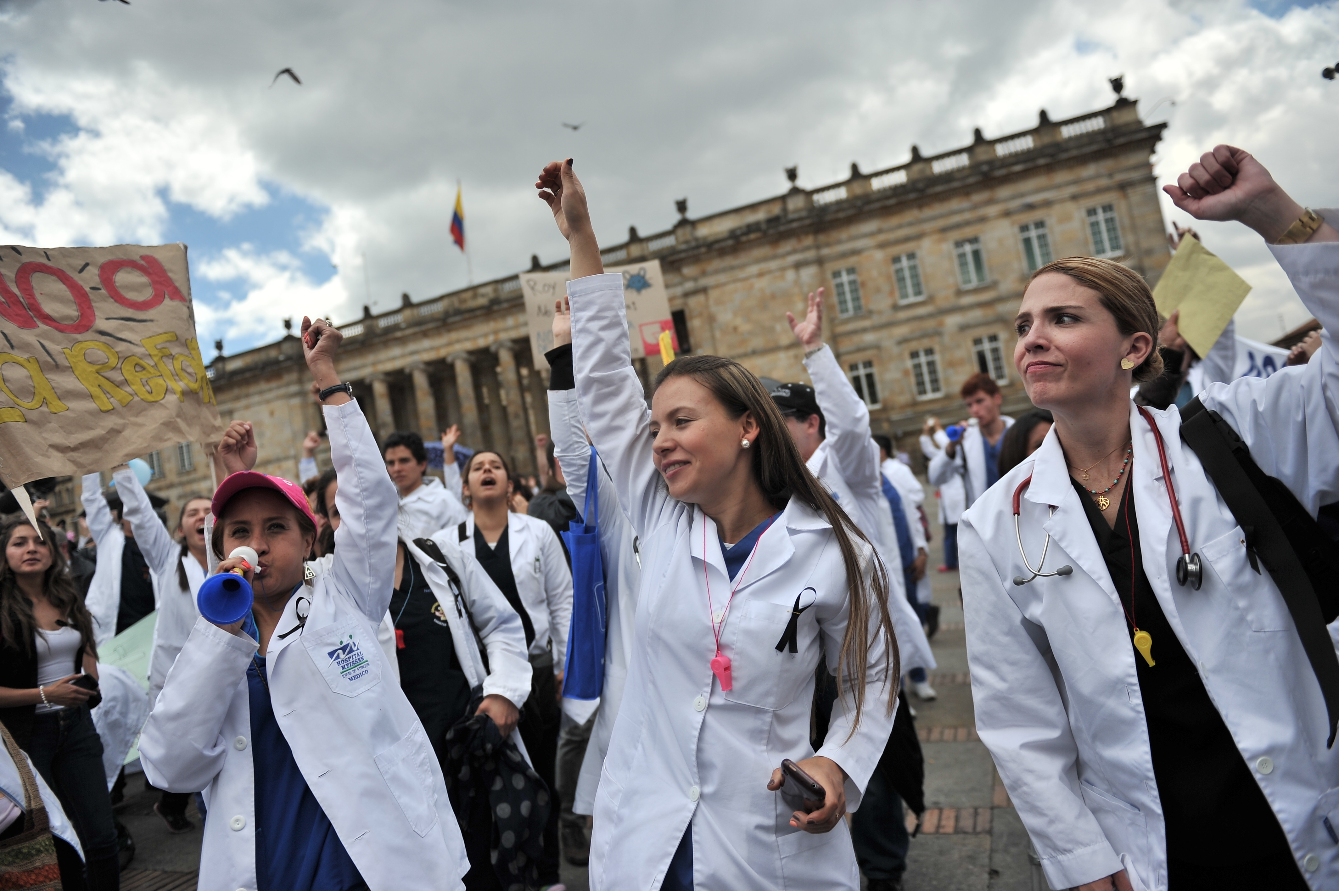 Minsalud anuncia recursos para el pago de internado a estudiantes de medicina