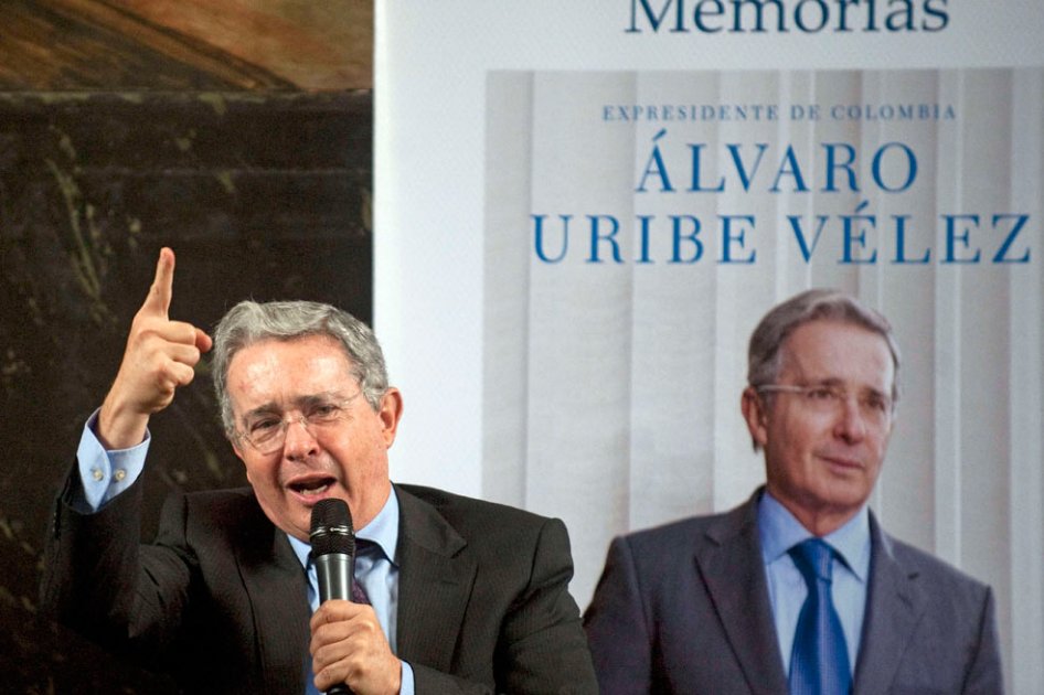 «Me dijeron que Uribe pidió que entrenáramos gente buena para las Convivir»: alias ‘JL’