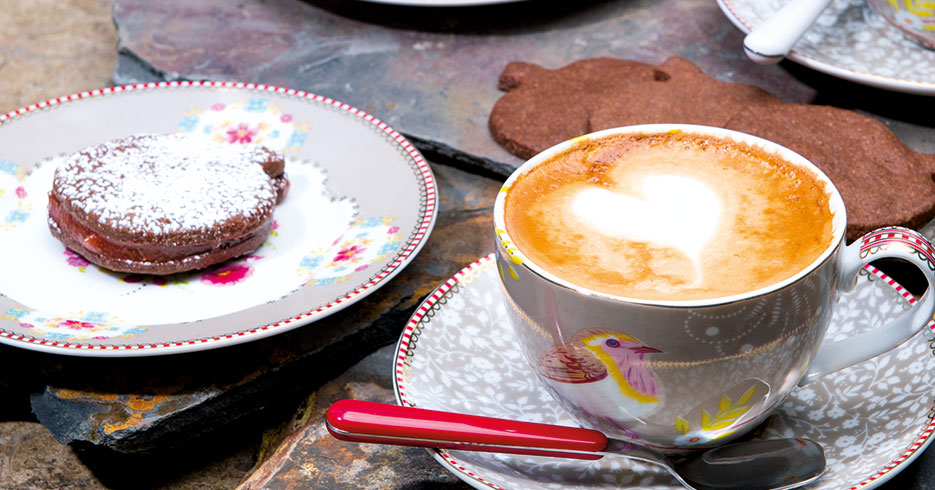Receta del día: Galletas de chocolate rellenas de jalea de guayaba